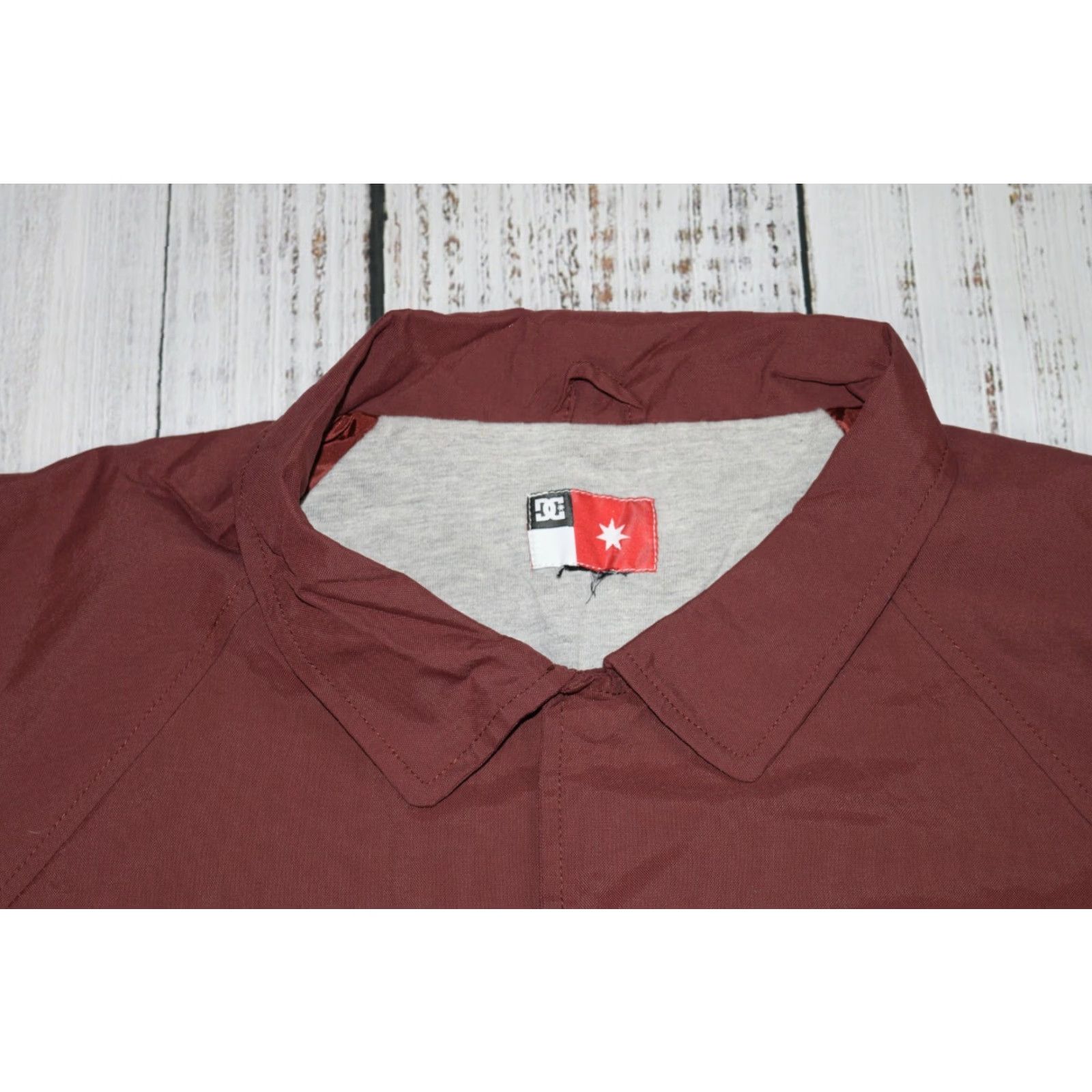 Vintage VINTAGE DC Skateboarding Coach Jacket Mens Cotton Blend Maroon Snap Front Lined Size M, Red, 90s, Workwear, Casual Jacket Size US M / EU 48-50 / 2 - 2 Thumbnail