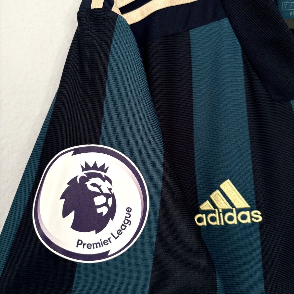 Adidas 2020 2021 Leeds United Adidas Away Kit Soccer Jersey Shirt Size US L / EU 52-54 / 3 - 4 Thumbnail