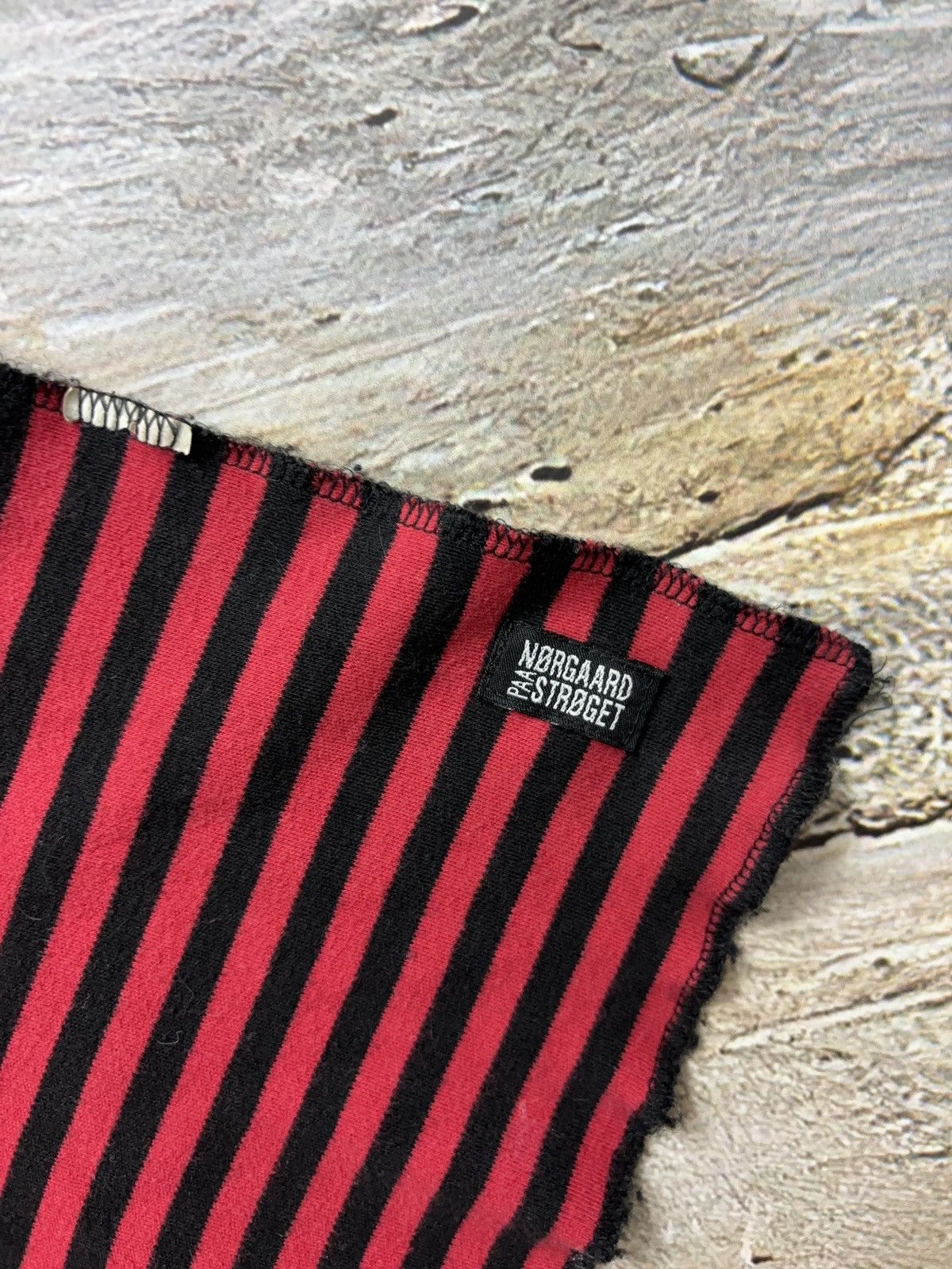 Mads Norgaard MADS NØRGAARD STRIPED BLACK RED LONG SCARF Size ONE SIZE - 3 Thumbnail