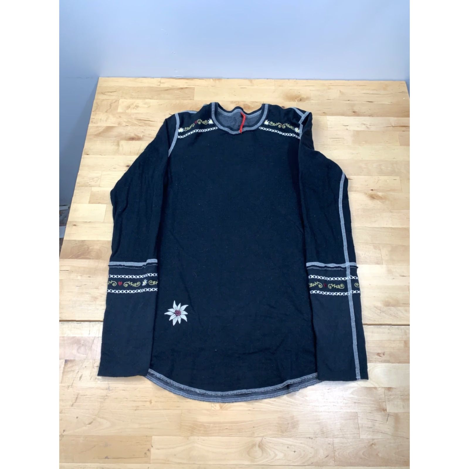 Vintage Alp N Rock Womens Long Sleeve Shirt Size 2 Black Embroidered Floral Size XS / US 0-2 / IT 36-38 - 2 Thumbnail