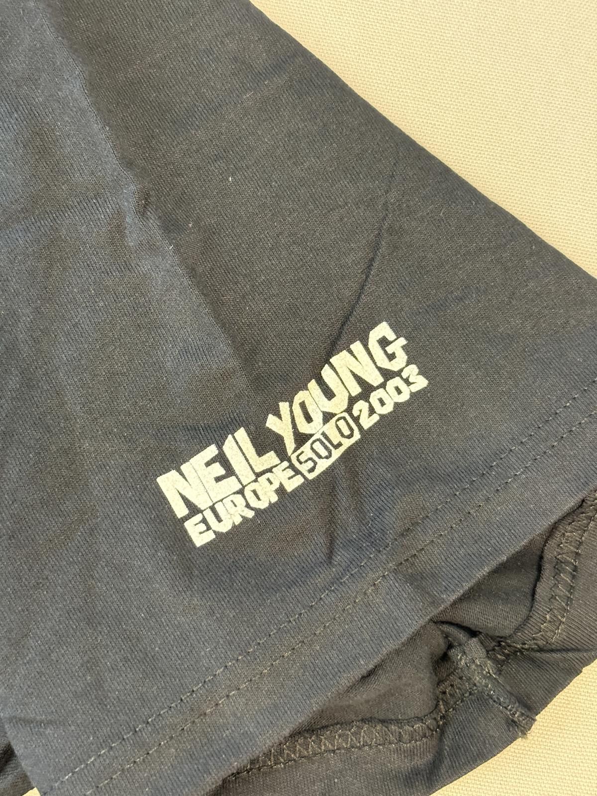 Designer VTG Neil Young T-shirt Tour Neil Young Europe Solo 2003 XL Size US XL / EU 56 / 4 - 5 Thumbnail