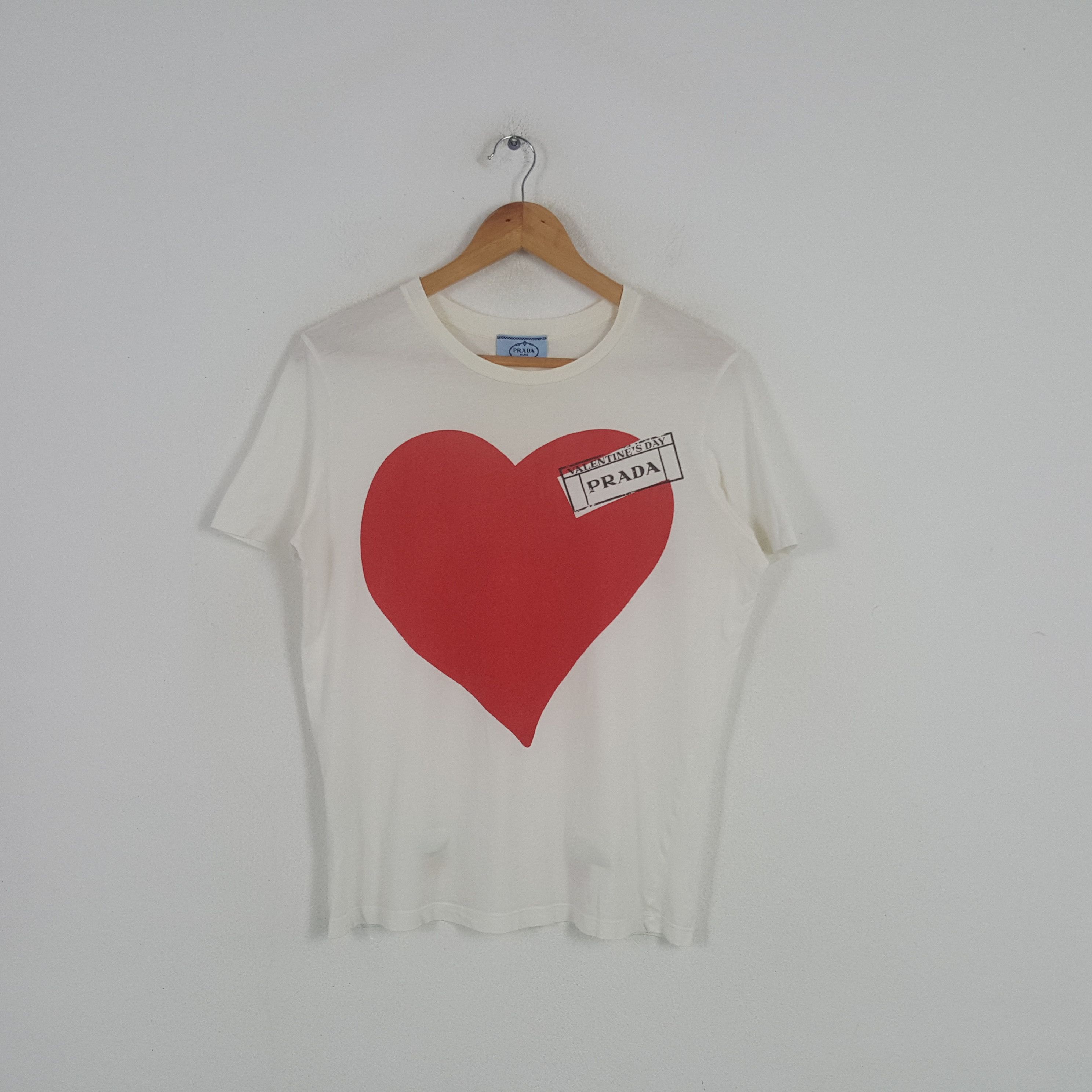 Vintage Vintage Prada Italian Brand Love Art Tshirt Size US M / EU 48-50 / 2 - 1 Thumbnail