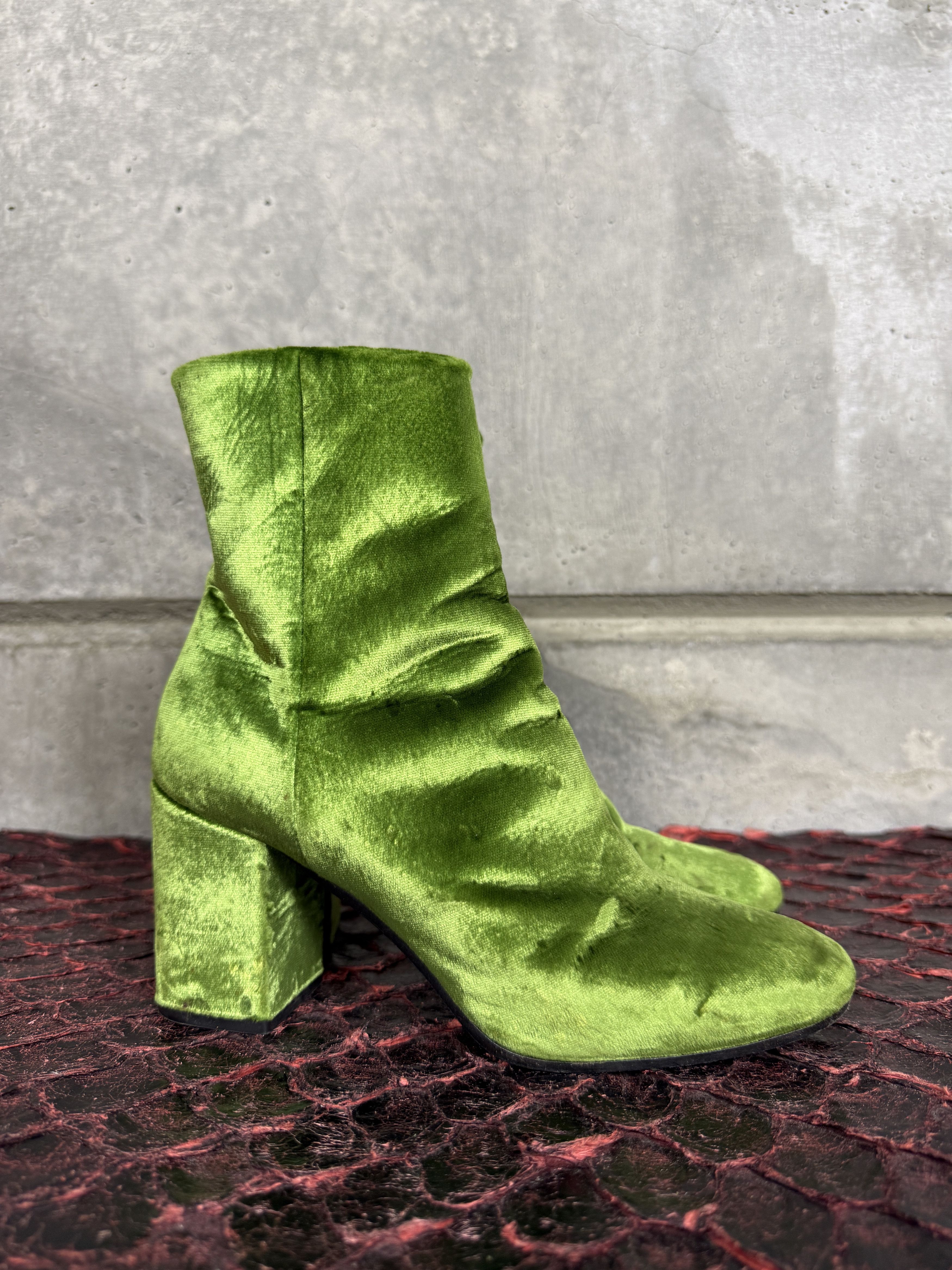 Balenciaga Balenciaga Ville Velvet/Leather Ankle Boots Size US 7 / IT 37 - 1 Thumbnail