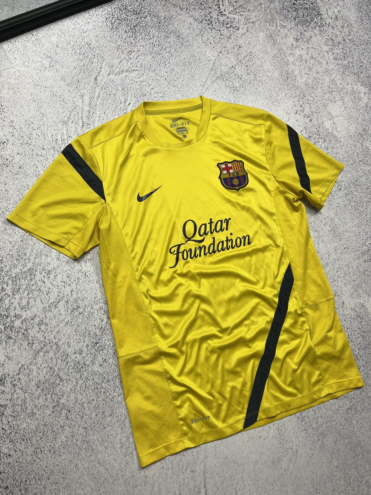 Vintage Nike Barcelona 2011 Soccer Jersey Football Shirt Blockcore Size US M / EU 48-50 / 2 - 3 Thumbnail