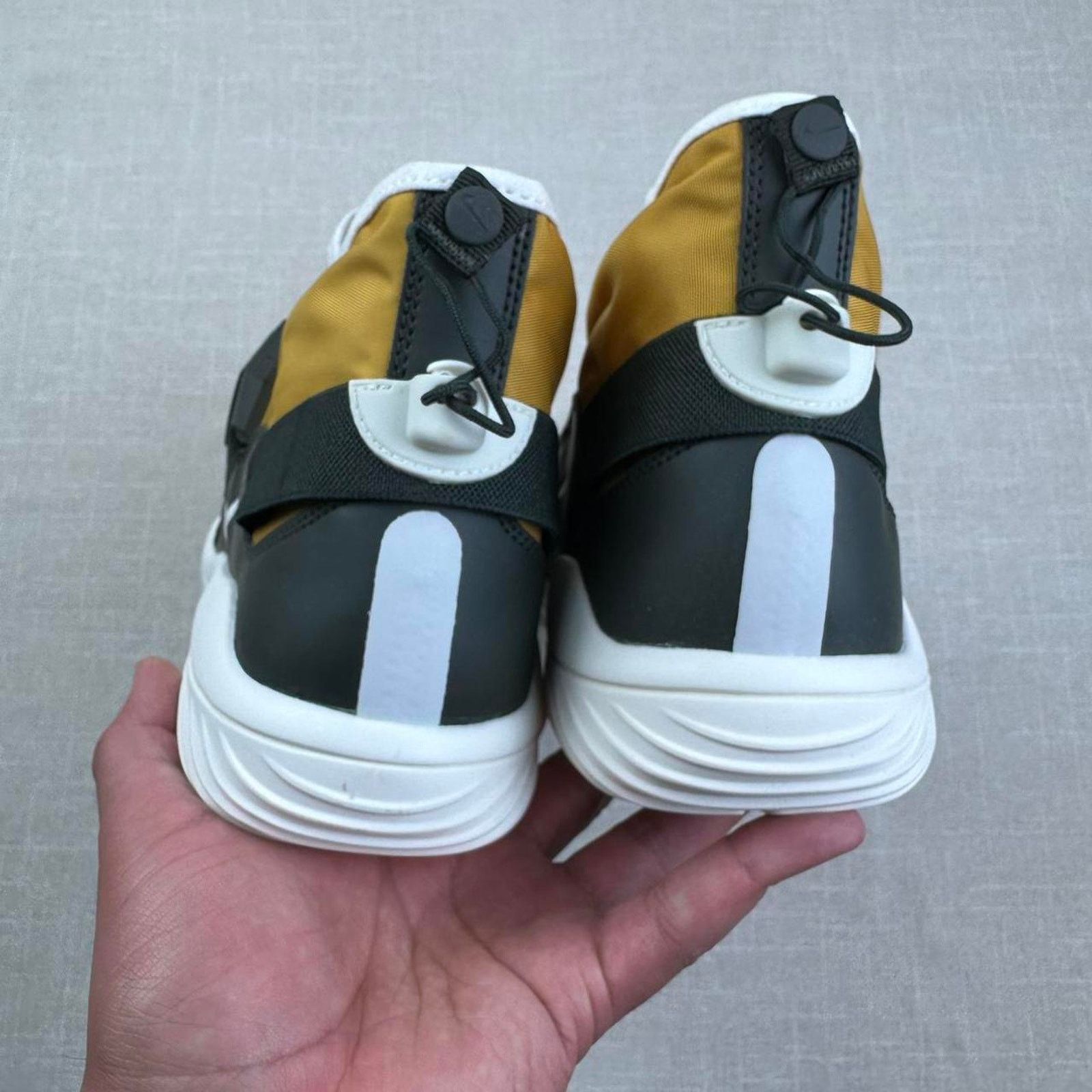 Nike 2017 Nike Komyuter "Mineral Yellow" Men 13 Size US 13 / EU 46 - 5 Thumbnail