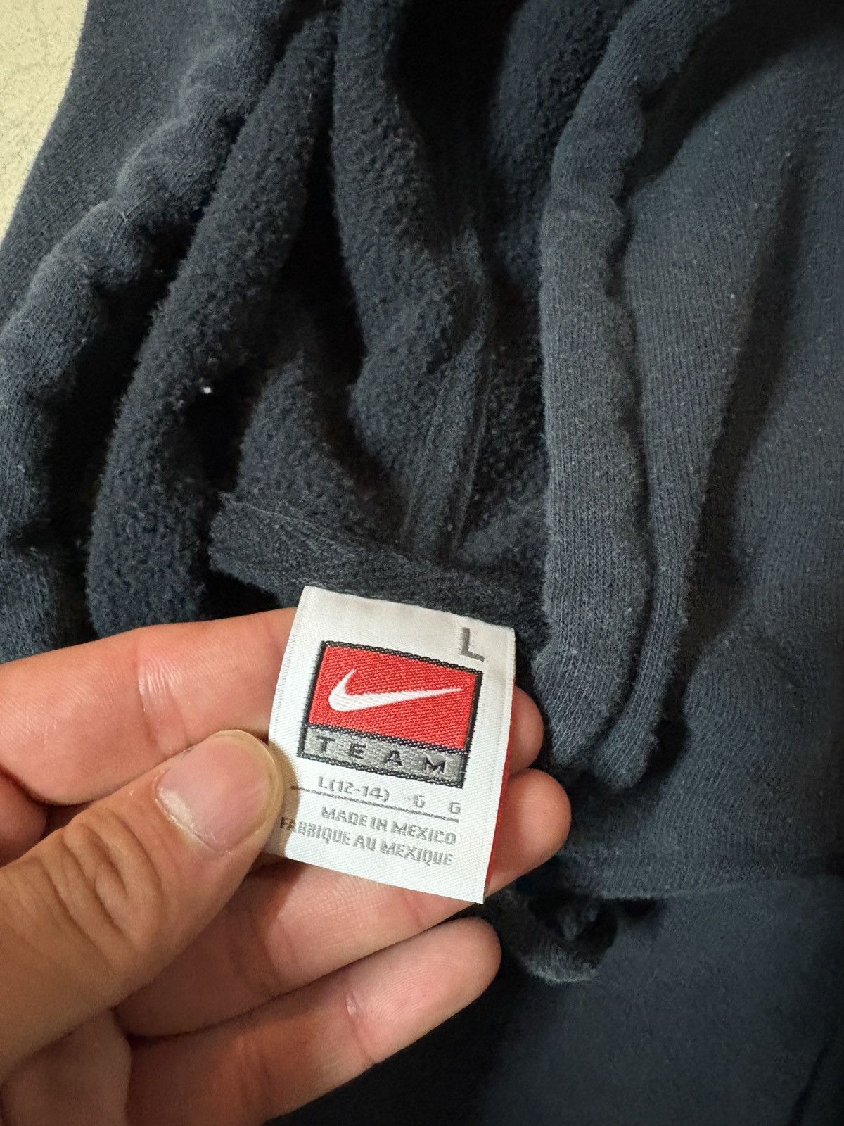 Nike Vintage 00’s Nike Womens Y2K Center Logo Hoodie Faded Black Size US S / EU 44-46 / 1 - 4 Thumbnail