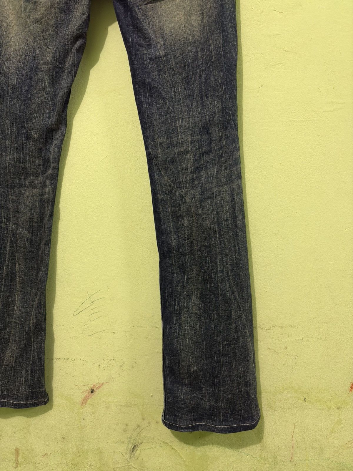 Japanese Brand Japanese Red Pepper Distressed Flared Denin Size US 32 / EU 48 - 11 Thumbnail