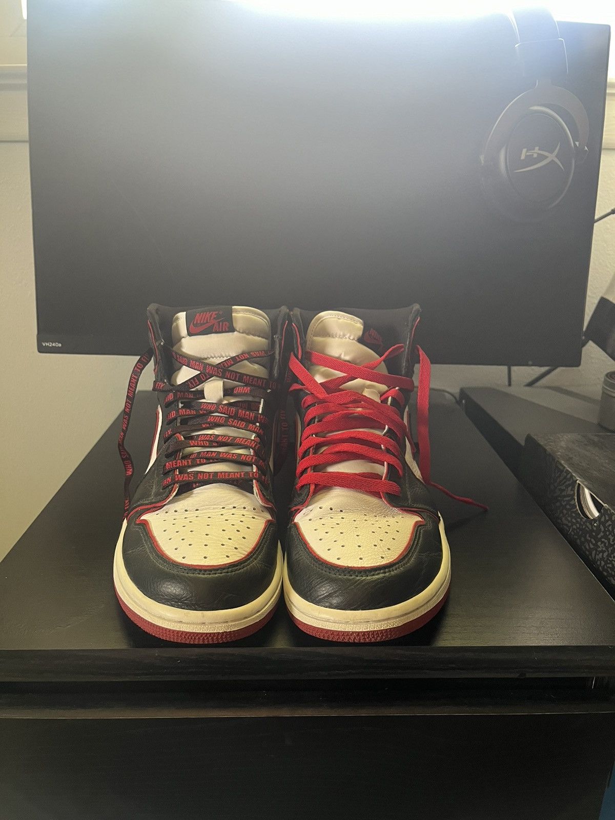 Jordan Brand Jordan 1 Bloodline Size 10.5 Size US 10.5 / EU 43-44 - 3 Thumbnail