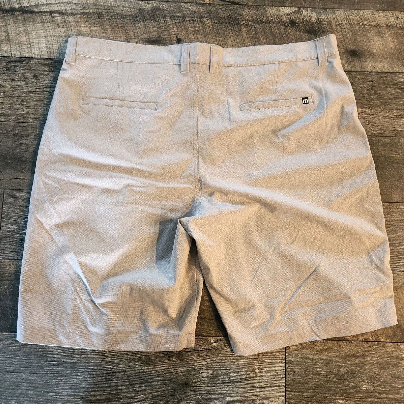 TravisMathew Travis Mathew Shorts Mens 40 10” Inseam Tan Golf Athletic Flat Front Chino Mens Regular Beige Polyester Spandex Athletic Modern Clean Folded Size US 40 / EU 56 - 5 Thumbnail