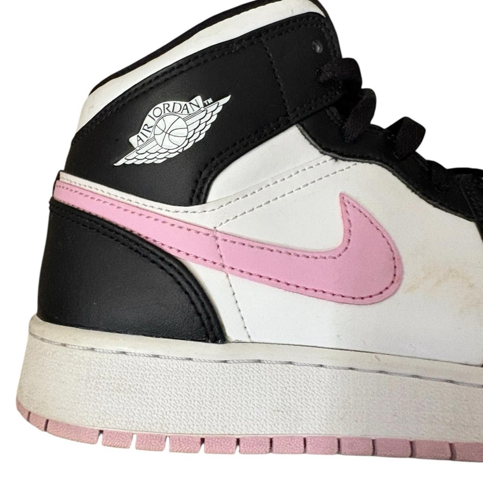 Nike Nike Air Jordan 1 Mid GS White Light Arctic Pink 555112-103 Size US 8.5 / IT 38.5 - 7 Thumbnail