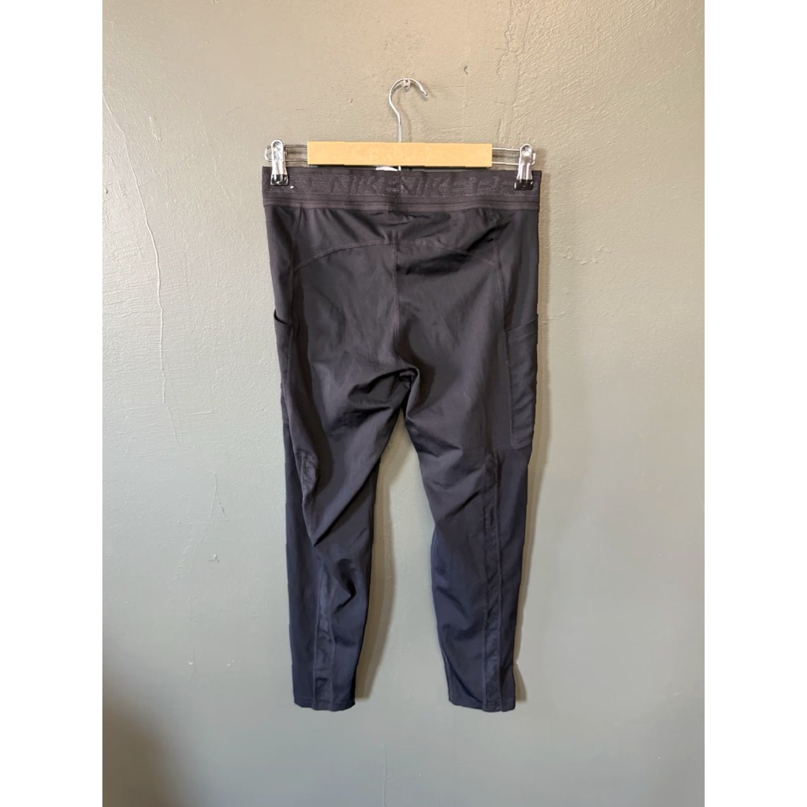 Nike Nike Womens Cropped Pants Athletic Workout Black L DN4691-010 Size ONE SIZE - 2 Thumbnail