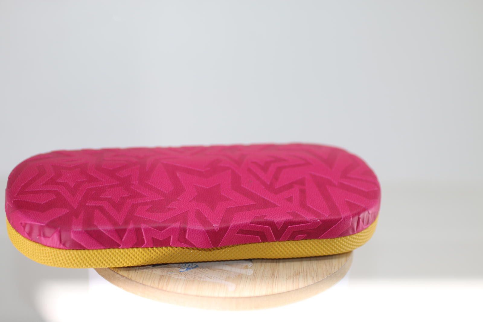 Unknown London Compact Ronor Kids Eyeglasses Case Hard Shell Pink Stars Size ONE SIZE - 1 Thumbnail