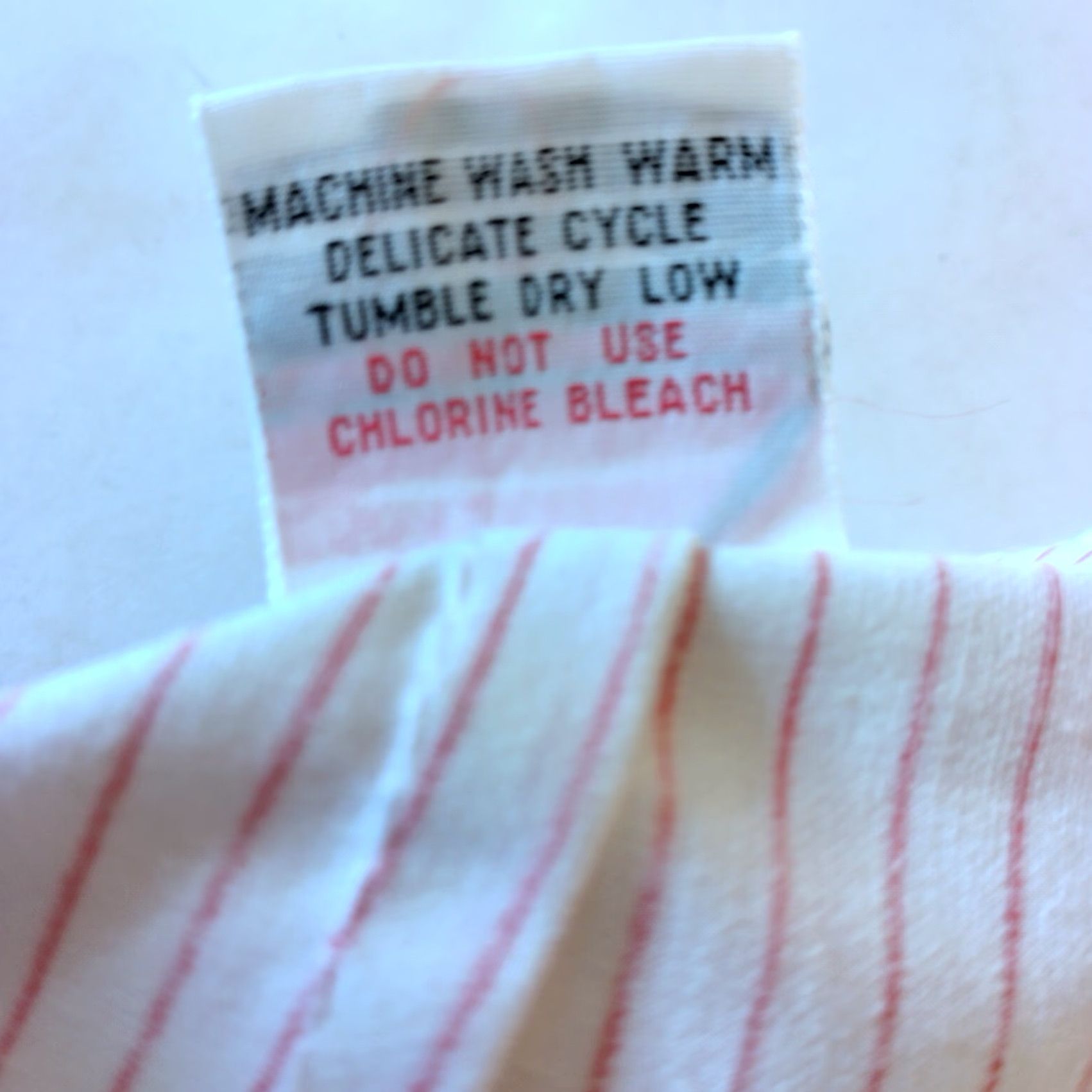 Vintage VINTAGE 1960s Shorts Women Size 11 White Red Striped Snap Pockets Hong Kong READ Size 32" / US 10 / IT 46 - 5 Thumbnail