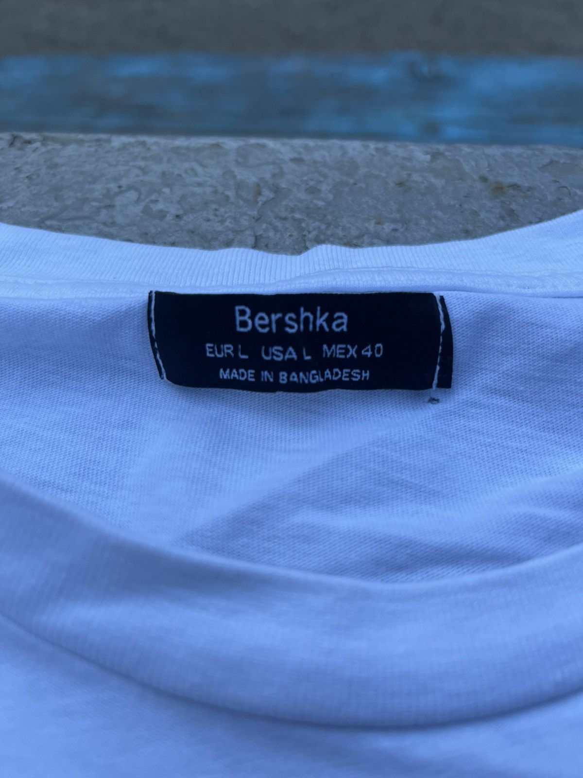 Bershka Bershka white T-shirt with Miami peace Size US L / EU 52-54 / 3 - 2 Thumbnail