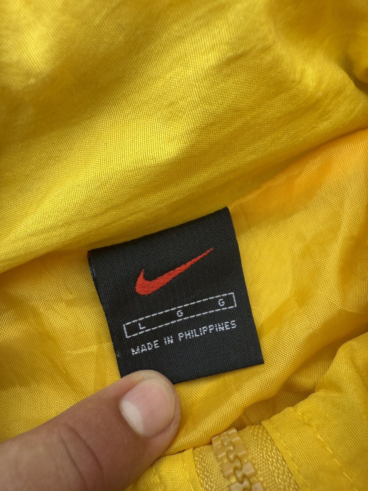 Vintage 90’s NIKE RARE SWOOSH LOGO Y2K RETROVINTAGE NYLON ZIP JQCKET Size US M / EU 48-50 / 2 - 10 Thumbnail