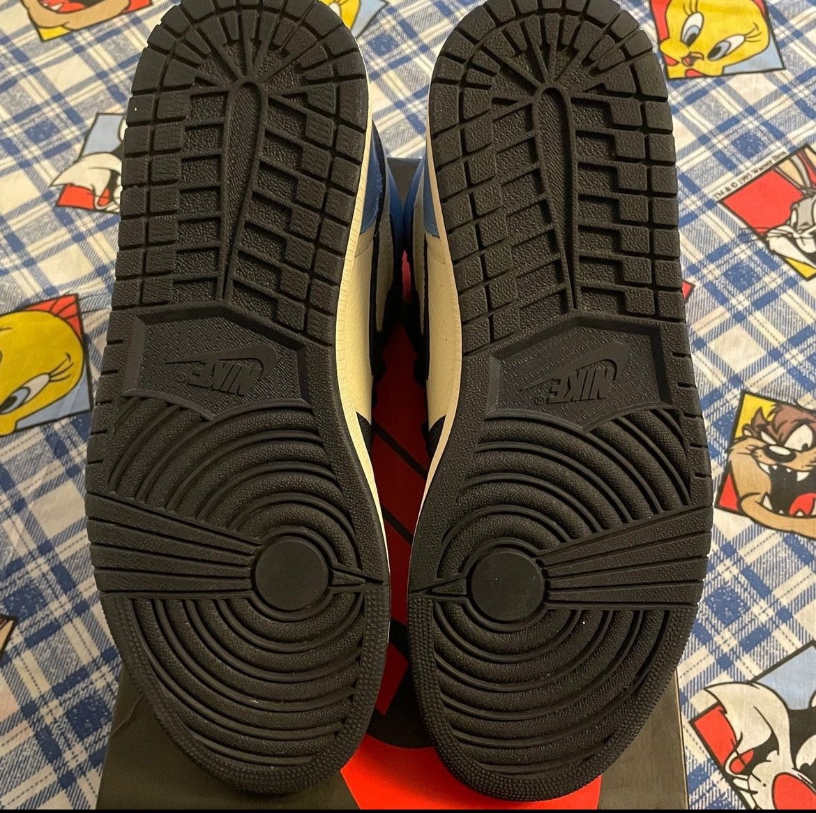 Jordan Brand × Nike Jordan 1 Size US 11 / EU 44 - 4 Thumbnail