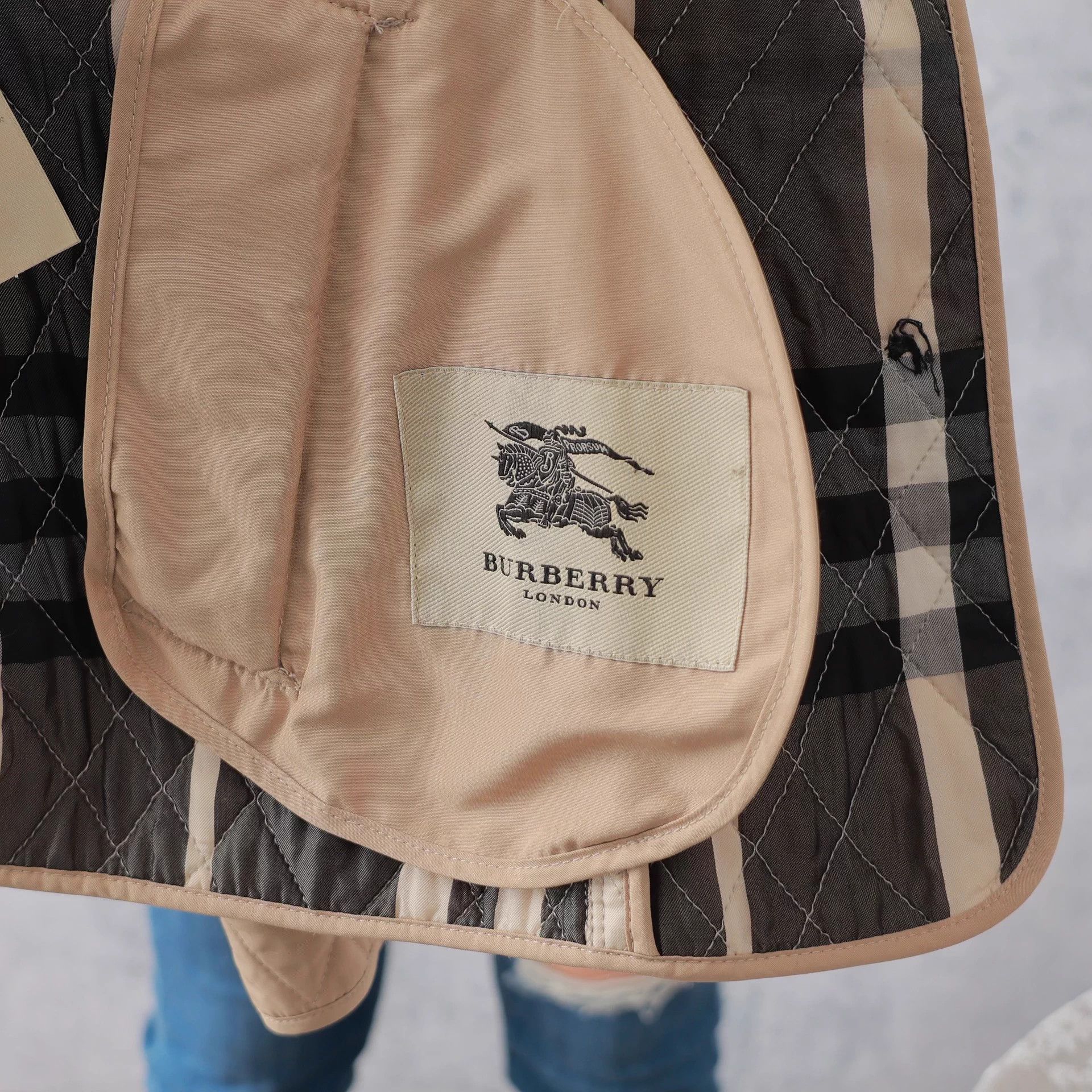 Burberry Burberry Cotton Puffer Jacket 170 M Size M / US 6-8 / IT 42-44 - 4 Thumbnail