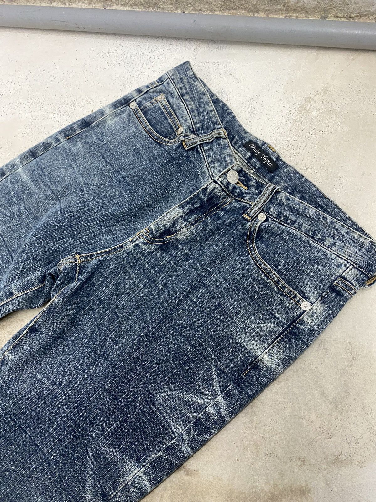 GOSTAR DE FUGA × Japanese Brand Daily Topics Japan Flare Clawn Mark Whisker Honeycomb Denim Size US 31 - 9 Thumbnail