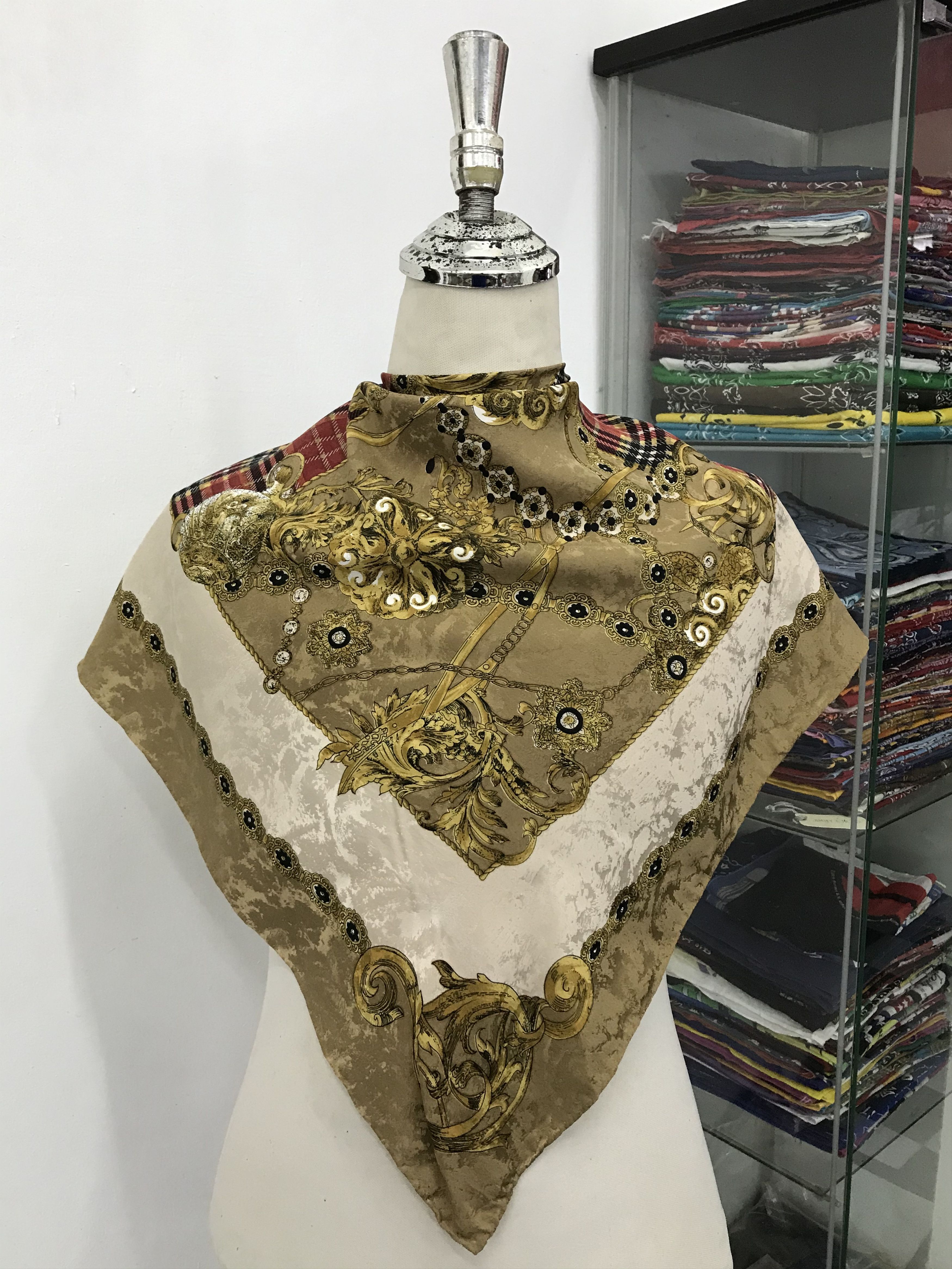 Vintage Vintage Silk Scarf Size ONE SIZE - 1 Thumbnail