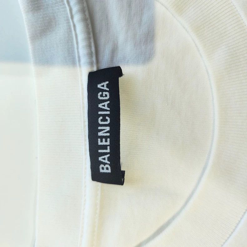 Balenciaga Balenciaga Short Sleeve with Chest Print Size US S / EU 44-46 / 1 - 3 Thumbnail