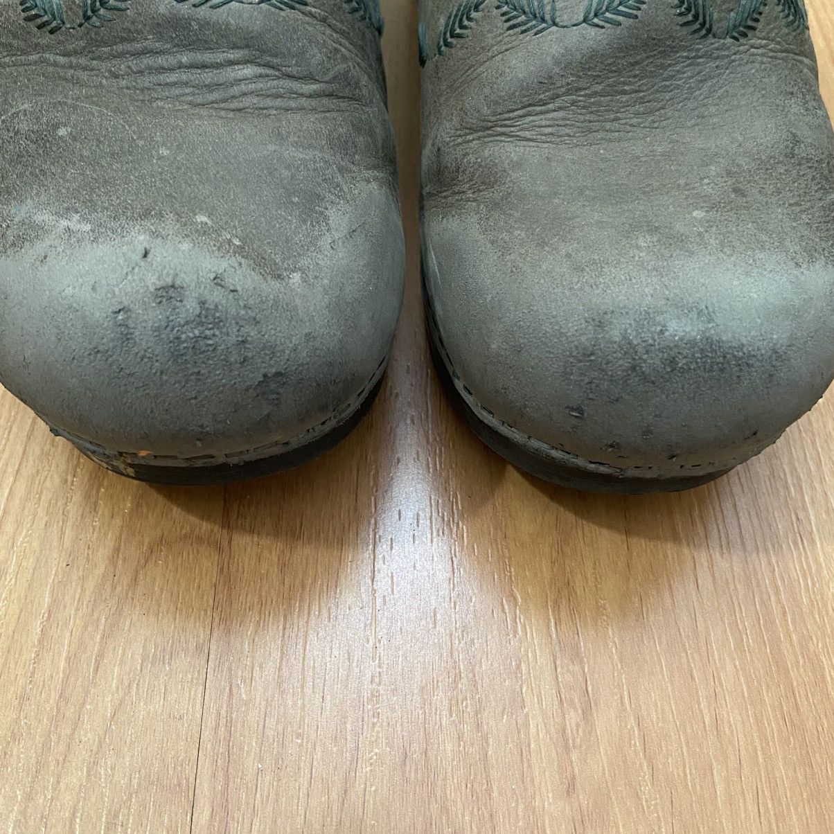 Dansko Dansko Women’s Distressed Leaf Boho Clogs Size 39 Size US 9 / IT 39 - 9 Thumbnail