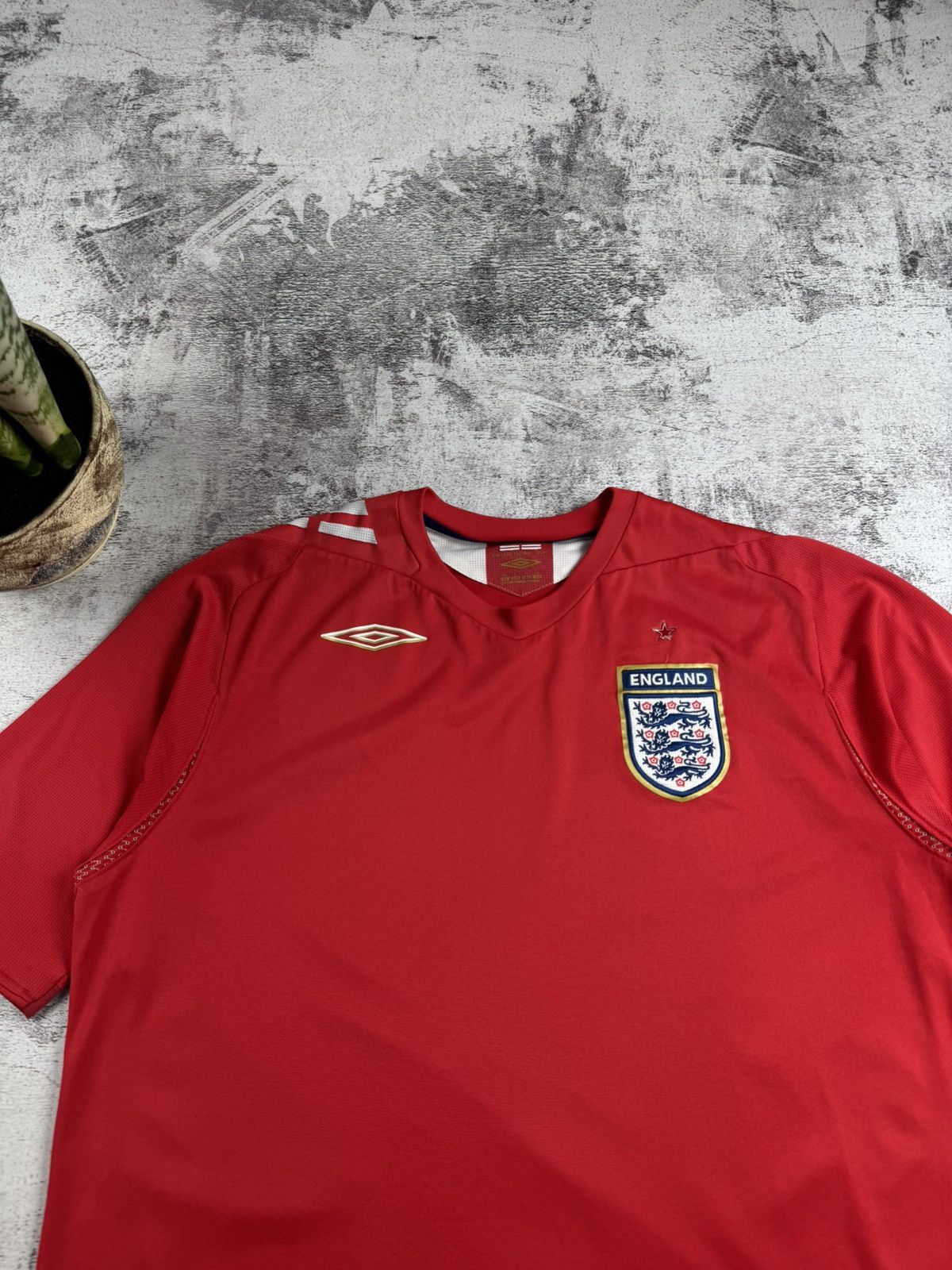 Umbro England National Umbro 2006 2008 Men’s Red XL Soccer Football Jersey T Shirt Tee Size US XL / EU 56 / 4 - 6 Thumbnail