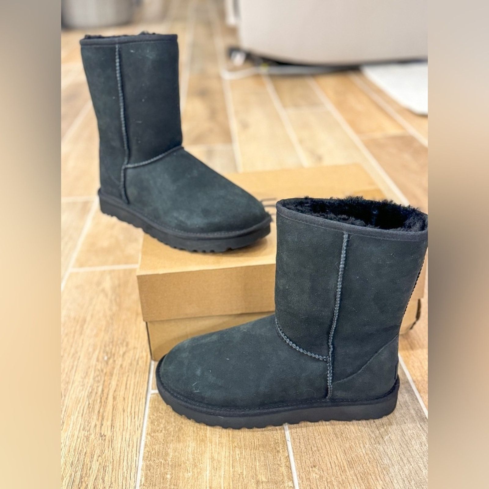 Ugg NWT Uggs Classic Black Boot Short II Size US 7 / IT 37 - 2 Thumbnail