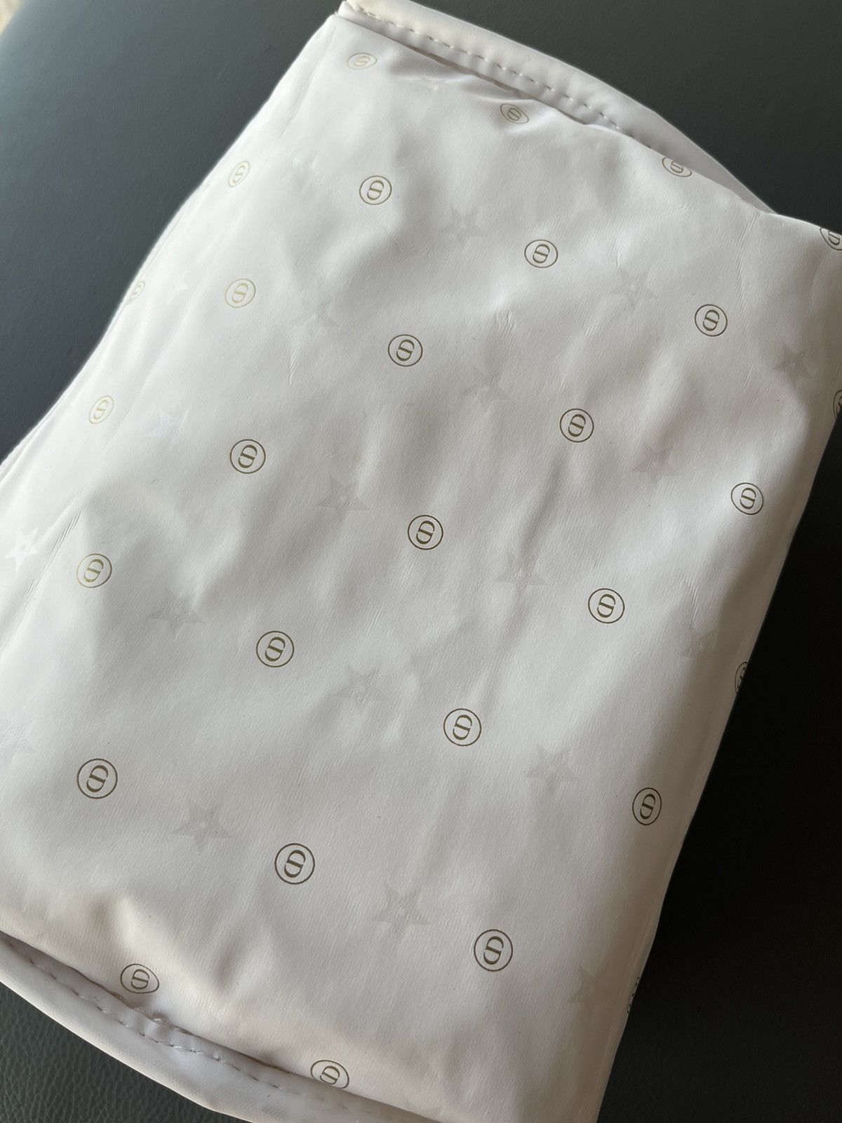Dior Brand New Dior CD Logo Cosmetic Toiletries Bag Size ONE SIZE - 8 Thumbnail