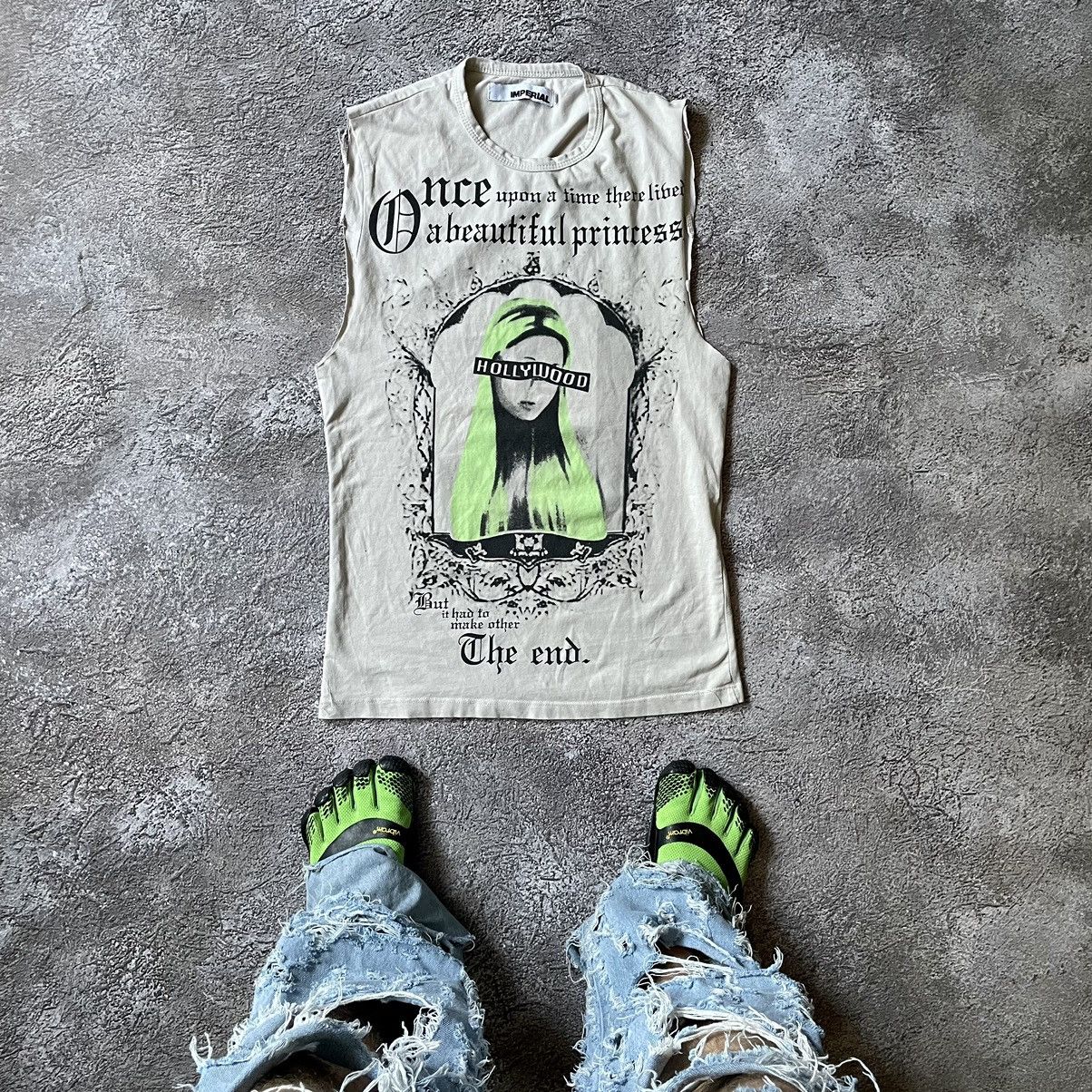 Vintage Vintage Y2K Creepy Face Graphic Tee Grunge Streetwear Boxy S Size US S / EU 44-46 / 1 - 1 Thumbnail