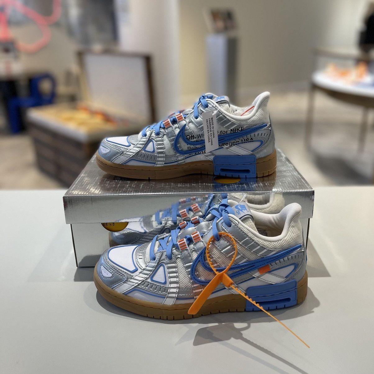 Nike × Off-White Nike Air Rubber Dunk Off-White UNC Size US 8 / EU 41 - 14 Thumbnail