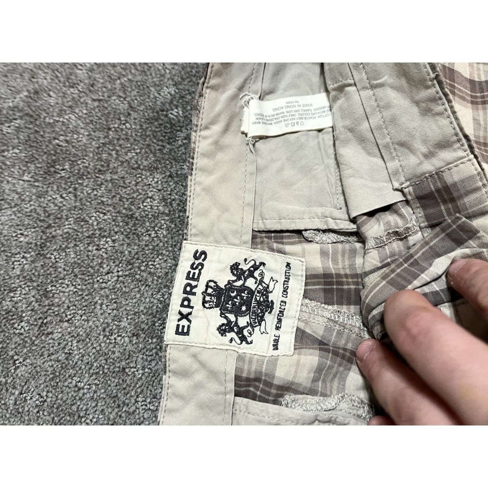 Express VINTAGE Express Mens Shorts Size 30 Cotton Casual Flat Front Zipper Fly Summer Tan Size US 30 / EU 46 - 4 Thumbnail
