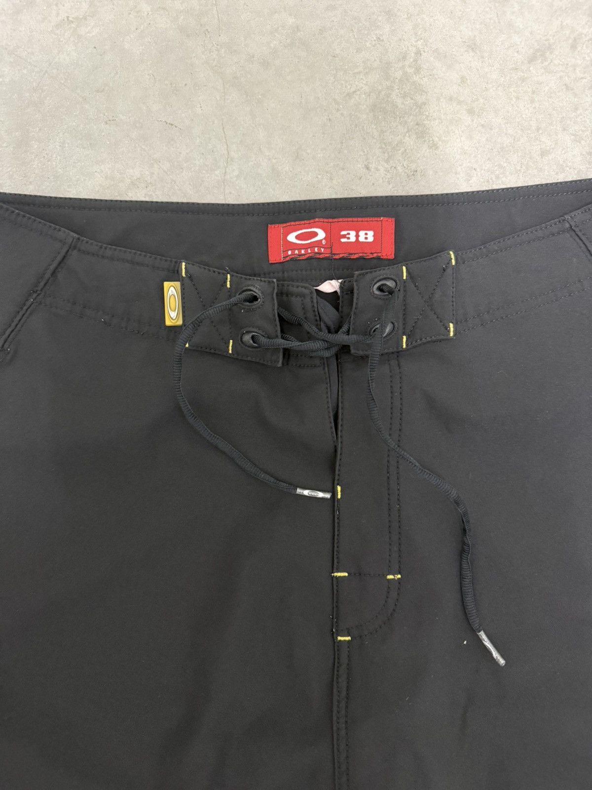Oakley Vintage Software Oakley Surf Boardshorts Y2K 2000s 38 Waist Size US 38 / EU 54 - 2 Thumbnail