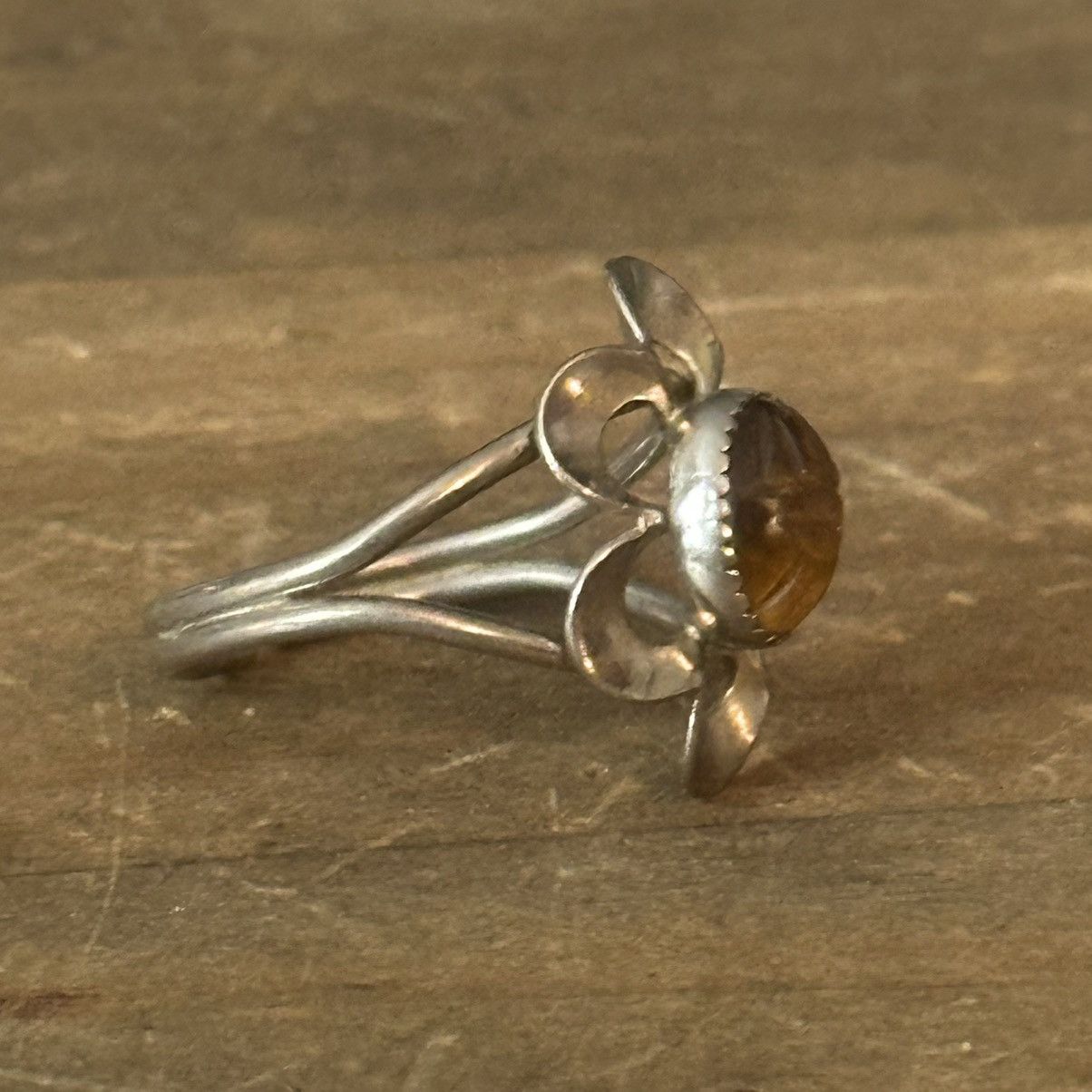 Vintage Vintage silver tone tigers eye flower ring Size ONE SIZE - 7 Thumbnail