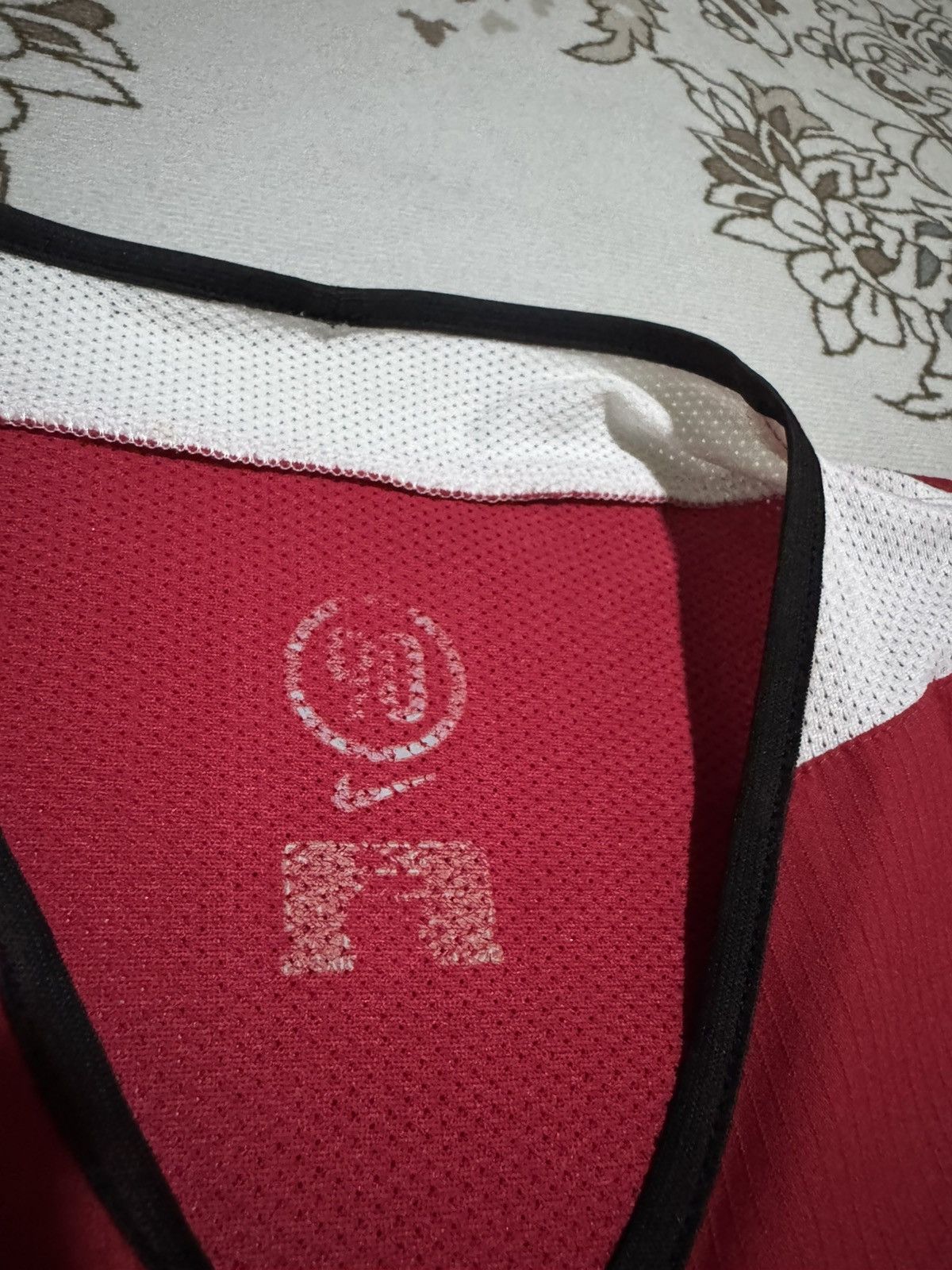 Vintage Y2K 04-06 Ronaldo Era Man Utd Home Kit Vodafone Jersey Size US M / EU 48-50 / 2 - 4 Thumbnail