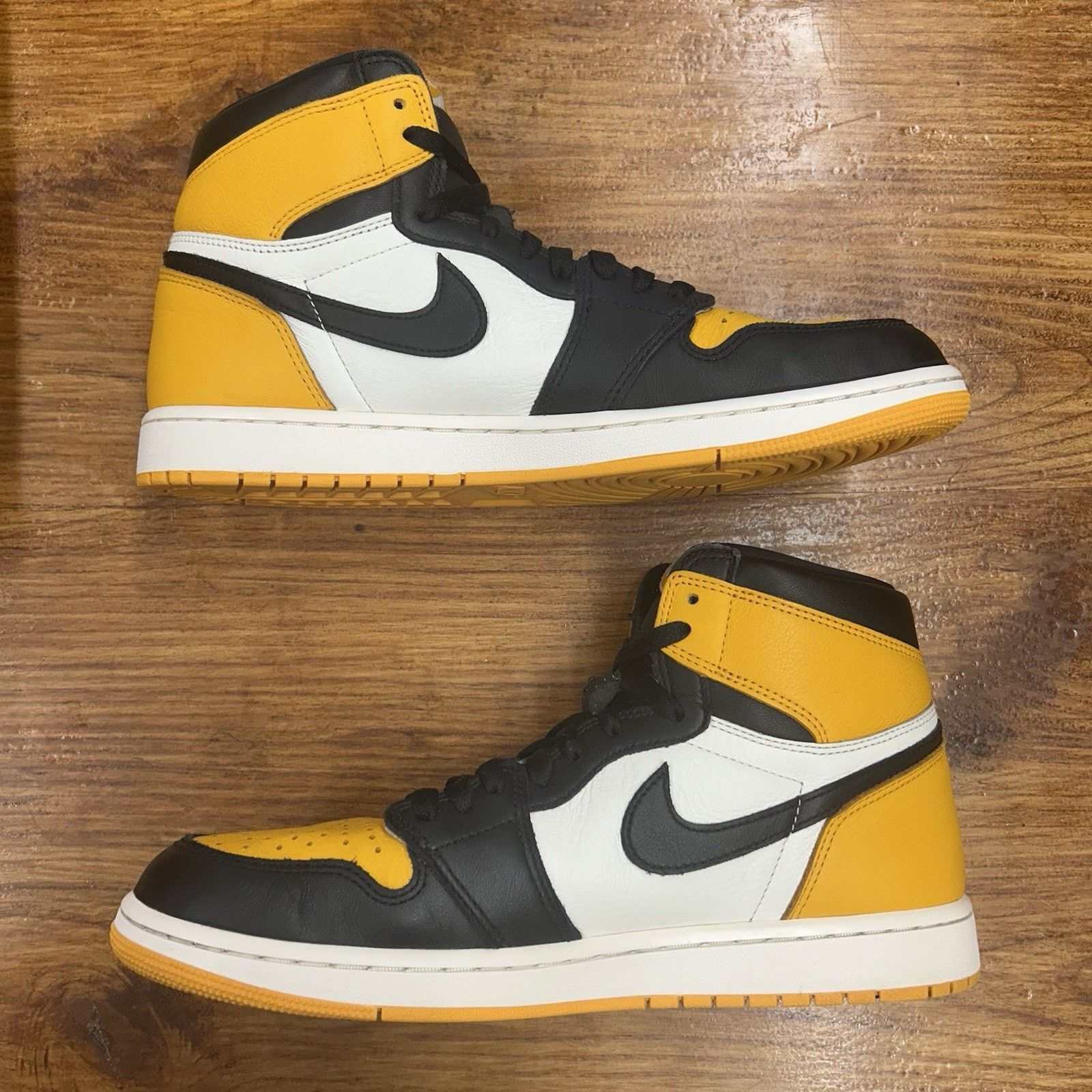 Jordan Brand Size 11.5 - Jordan 1 Retro OG High Yellow Toe Lightly Worn Size US 11.5 / EU 44-45 - 4 Thumbnail