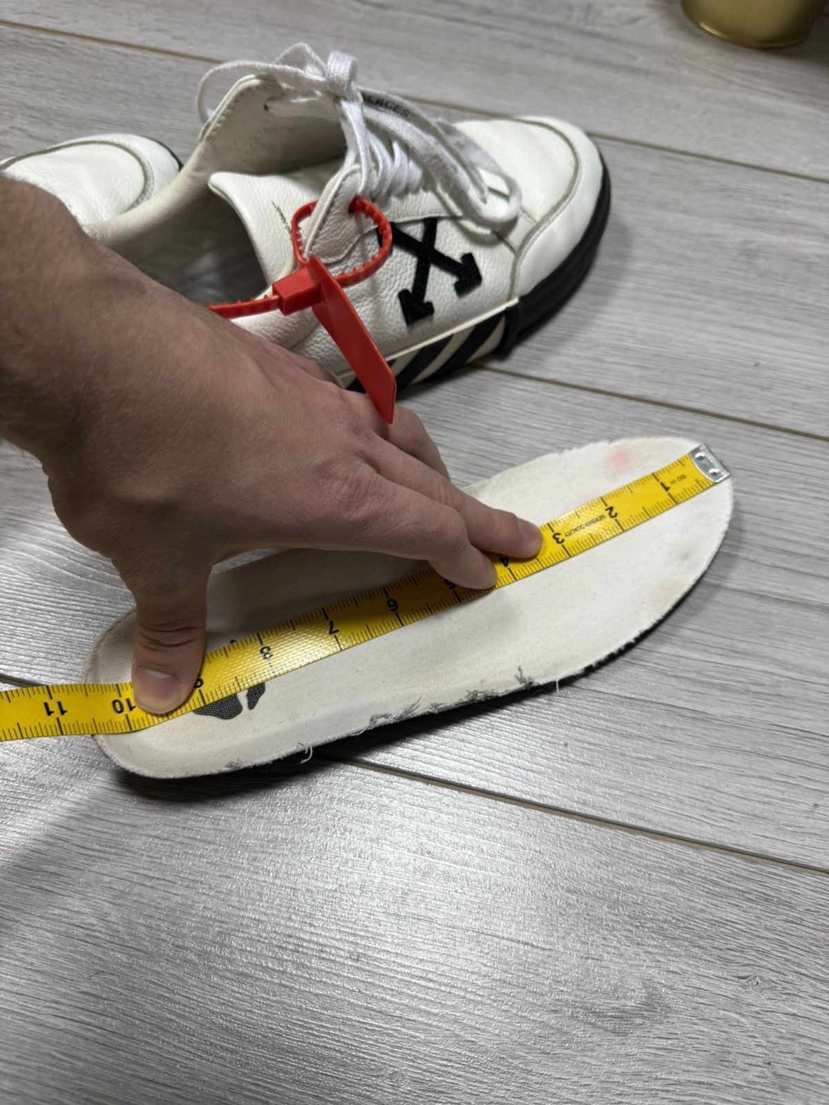 Off-White Off-White leather vulcanized arrows tape sneakers Size US 8.5 / EU 41-42 - 13 Thumbnail