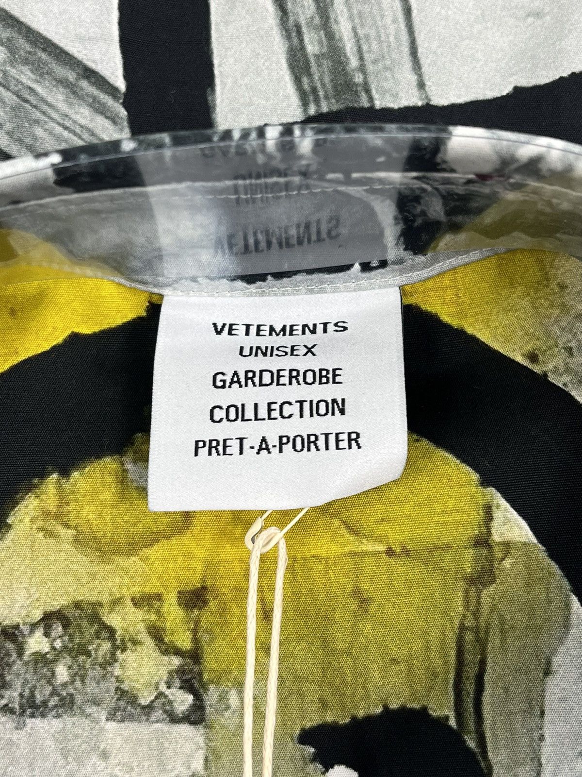 Vetements GRAFFITI PRINT SHIRT Size US XXL / EU 58 / 5 - 3 Thumbnail