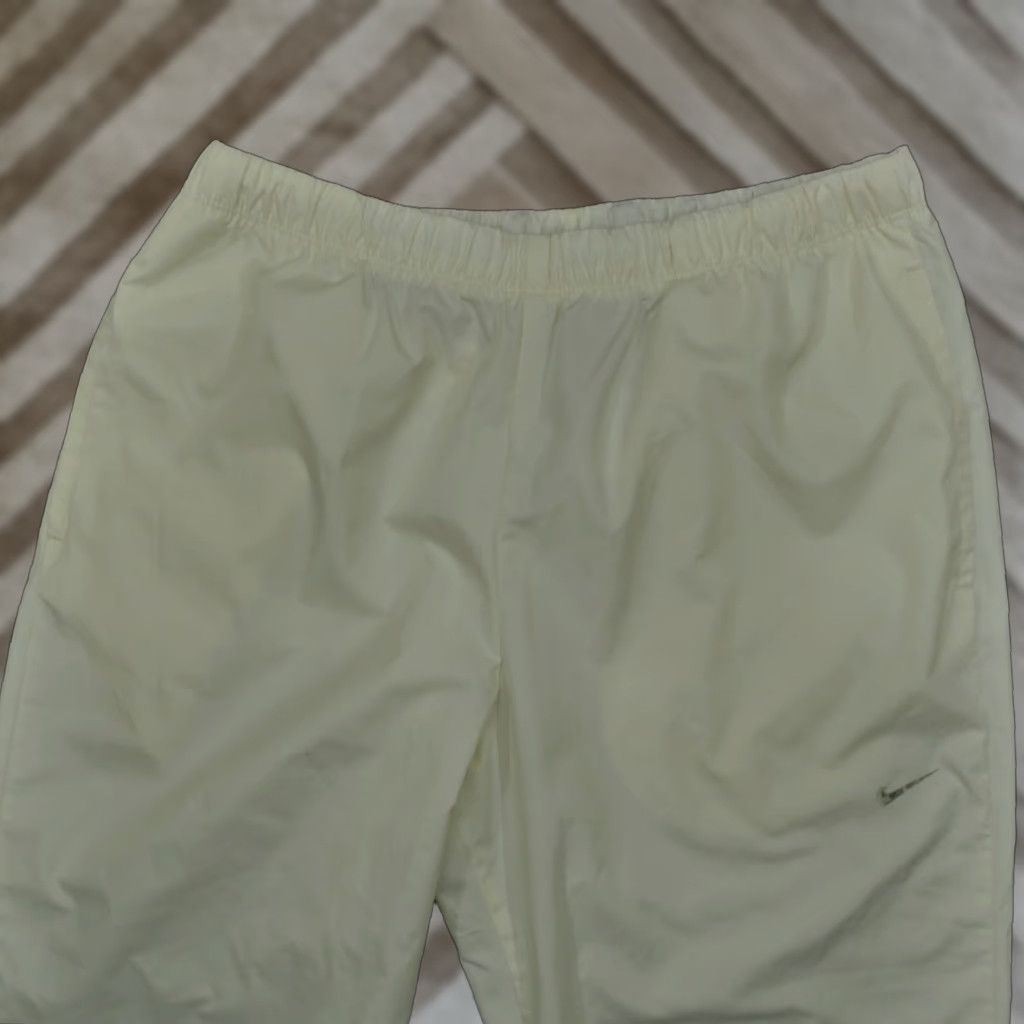 Nike VINTAGE Nike Pants Womens M White Cream Windbreaker Y2K Track Pants Size 32" / US 10 / IT 46 - 1 Thumbnail