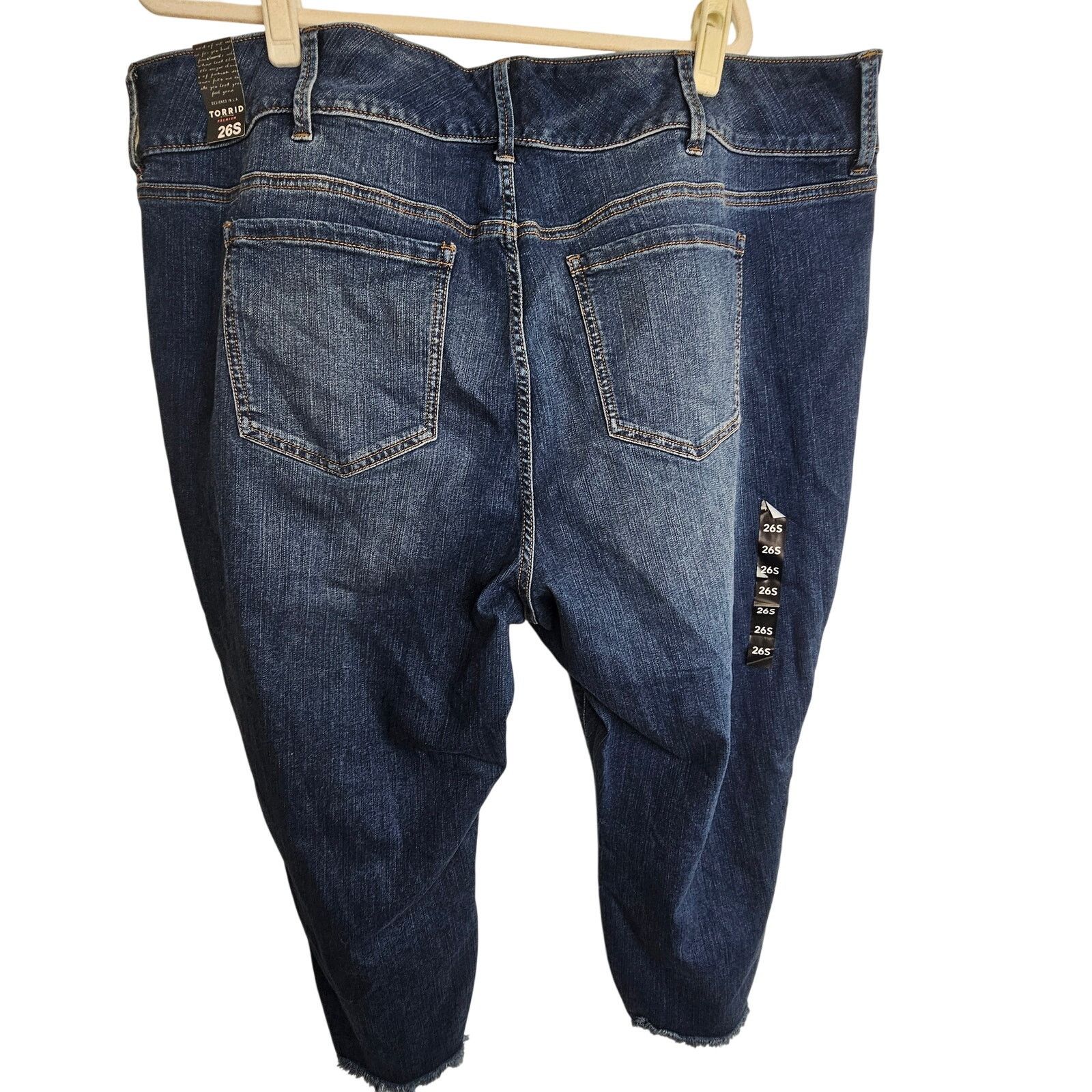 Torrid Torrid Womens Brighton Jeggings Distressed Jeans 26 Cropped Size 42" / US 20 - 8 Thumbnail