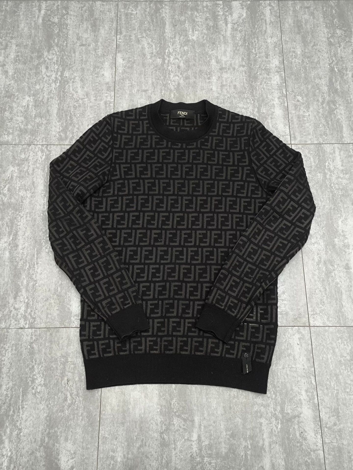 Fendi Fendi Retro Wool Black Hoodie xl Men Size US XL / EU 56 / 4 - 1 Thumbnail