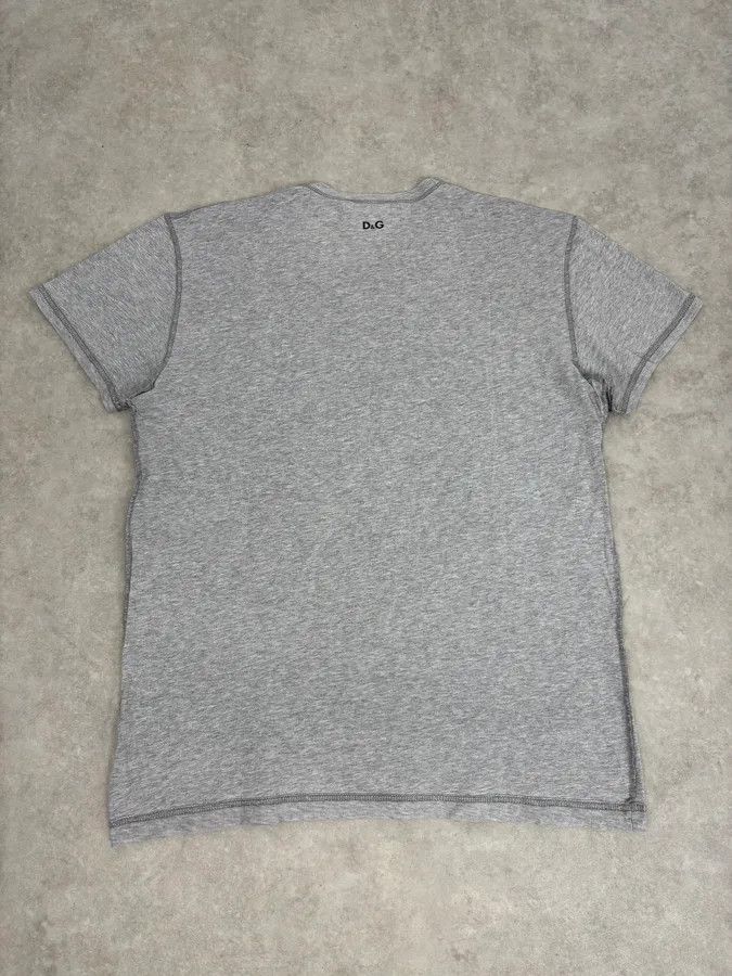 Dolce & Gabbana 2000s Dolce & Gabbana Grey Sunbathing Poolside T-Shirt Size US M / EU 48-50 / 2 - 6 Thumbnail