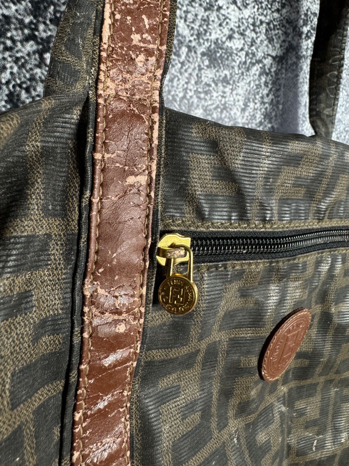 Fendi Rare Fendi Monogram Bag Made in Italy Vintage Luxury Size ONE SIZE - 7 Thumbnail