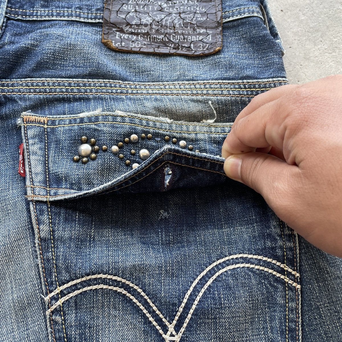 Levi's W33x30.5💥 Vintage Levi’s 502 Faded Jeans Denim Pants Size US 33 - 13 Thumbnail