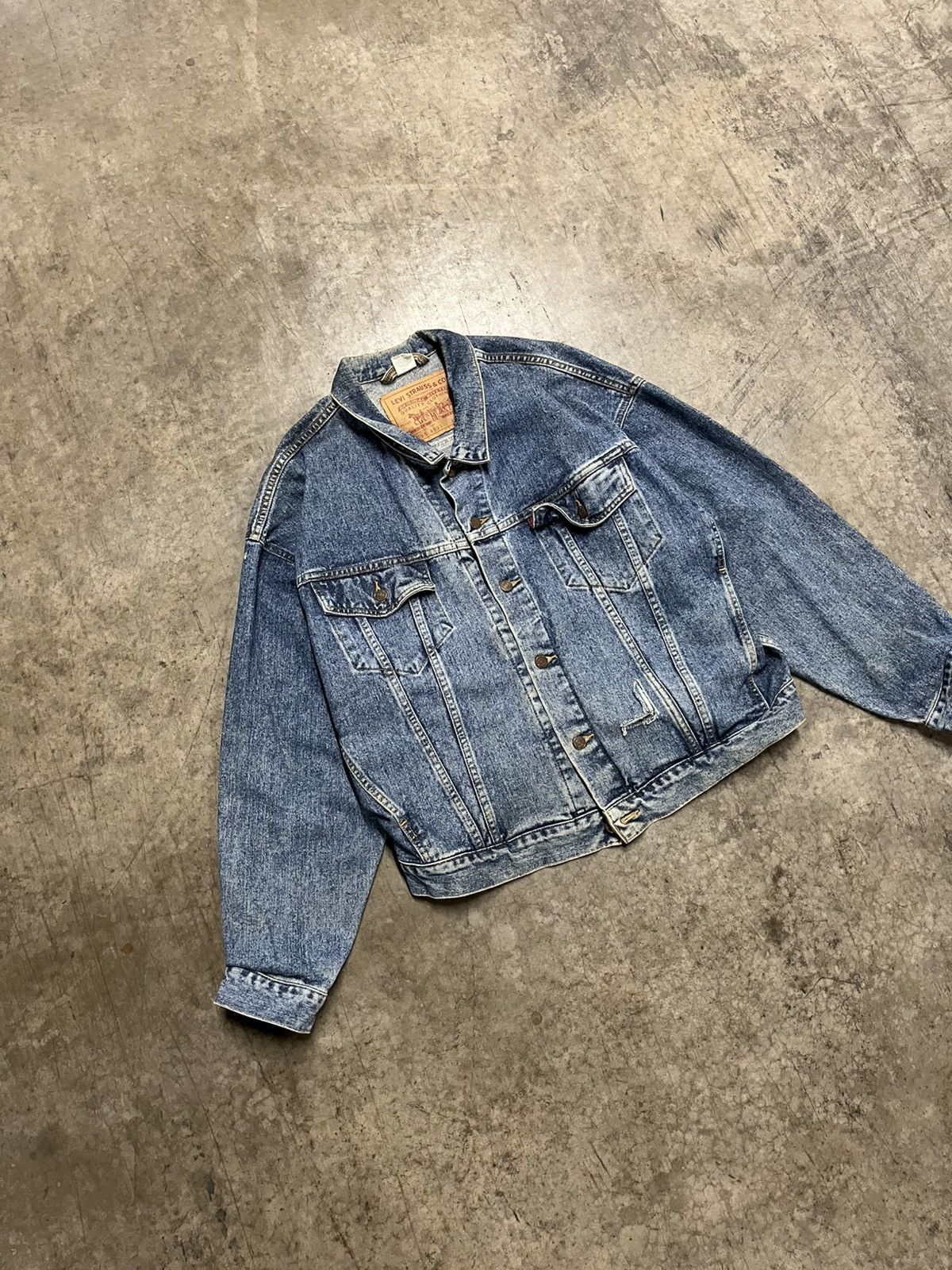 Levi's × Vintage Levi’s vintage denim trucker jacket streetwear hype rare Size US XL / EU 56 / 4 - 1 Thumbnail