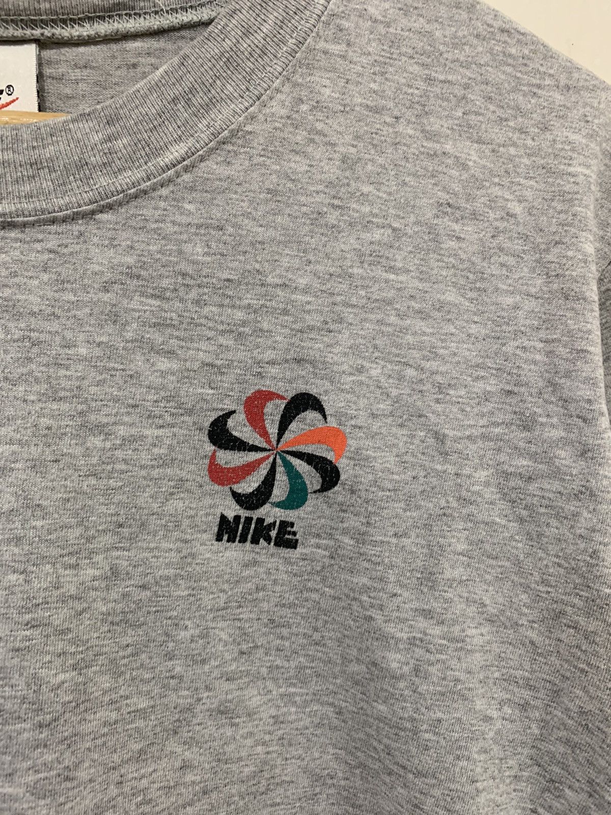 Nike Vintage Nike Pinwheel Small Tee Size US S / EU 44-46 / 1 - 2 Thumbnail