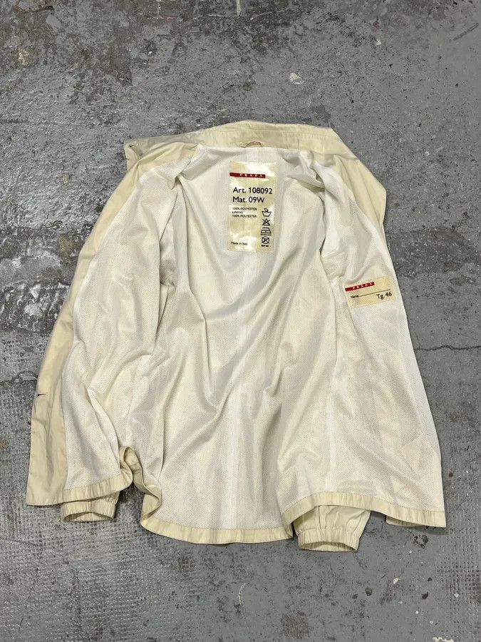 Prada 2000s Prada Cream White Buttoned Jacket Size US S / EU 44-46 / 1 - 5 Thumbnail