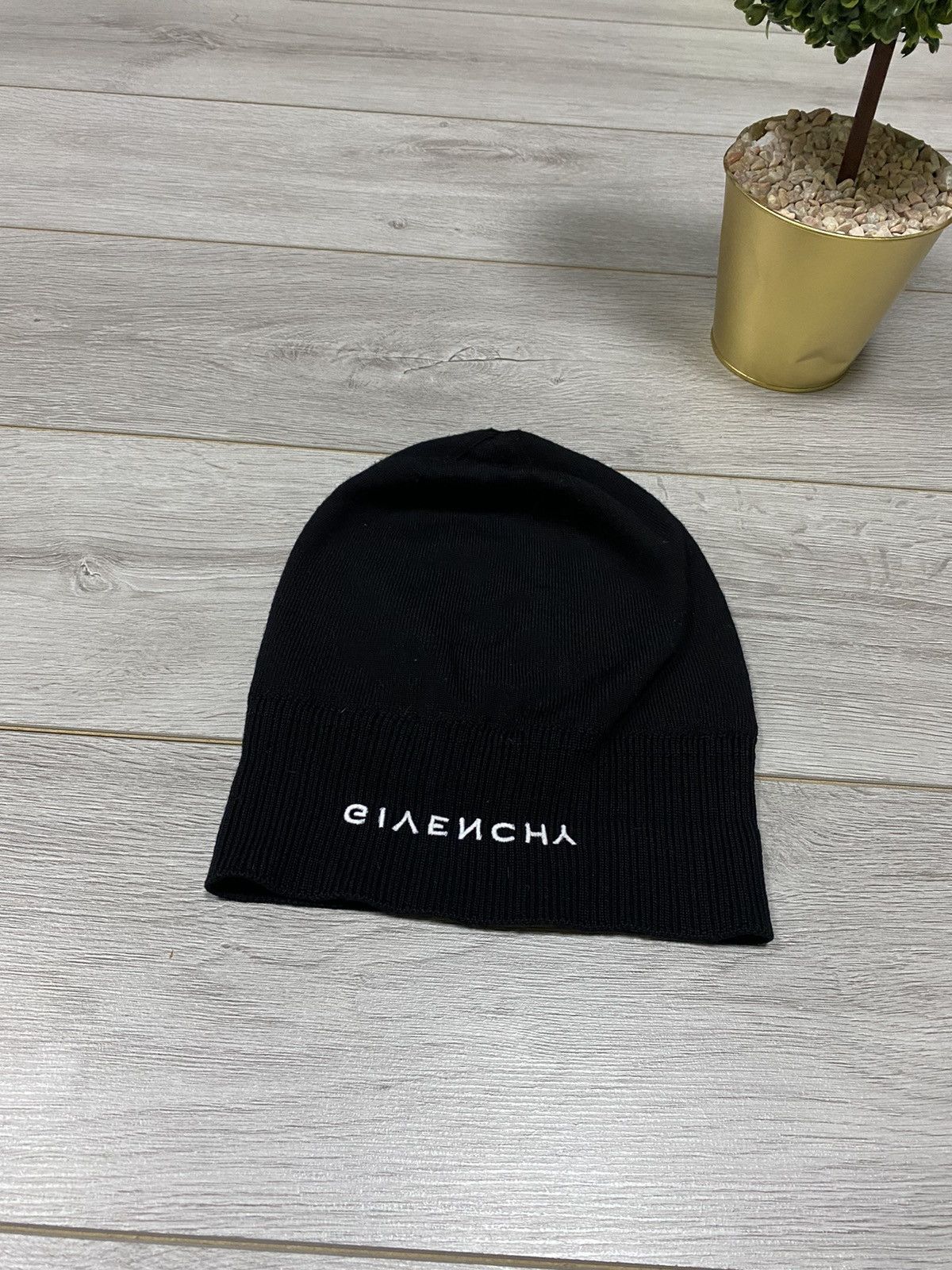 Givenchy Givenchy spell out vintage wool beanie hat Size ONE SIZE - 6 Thumbnail