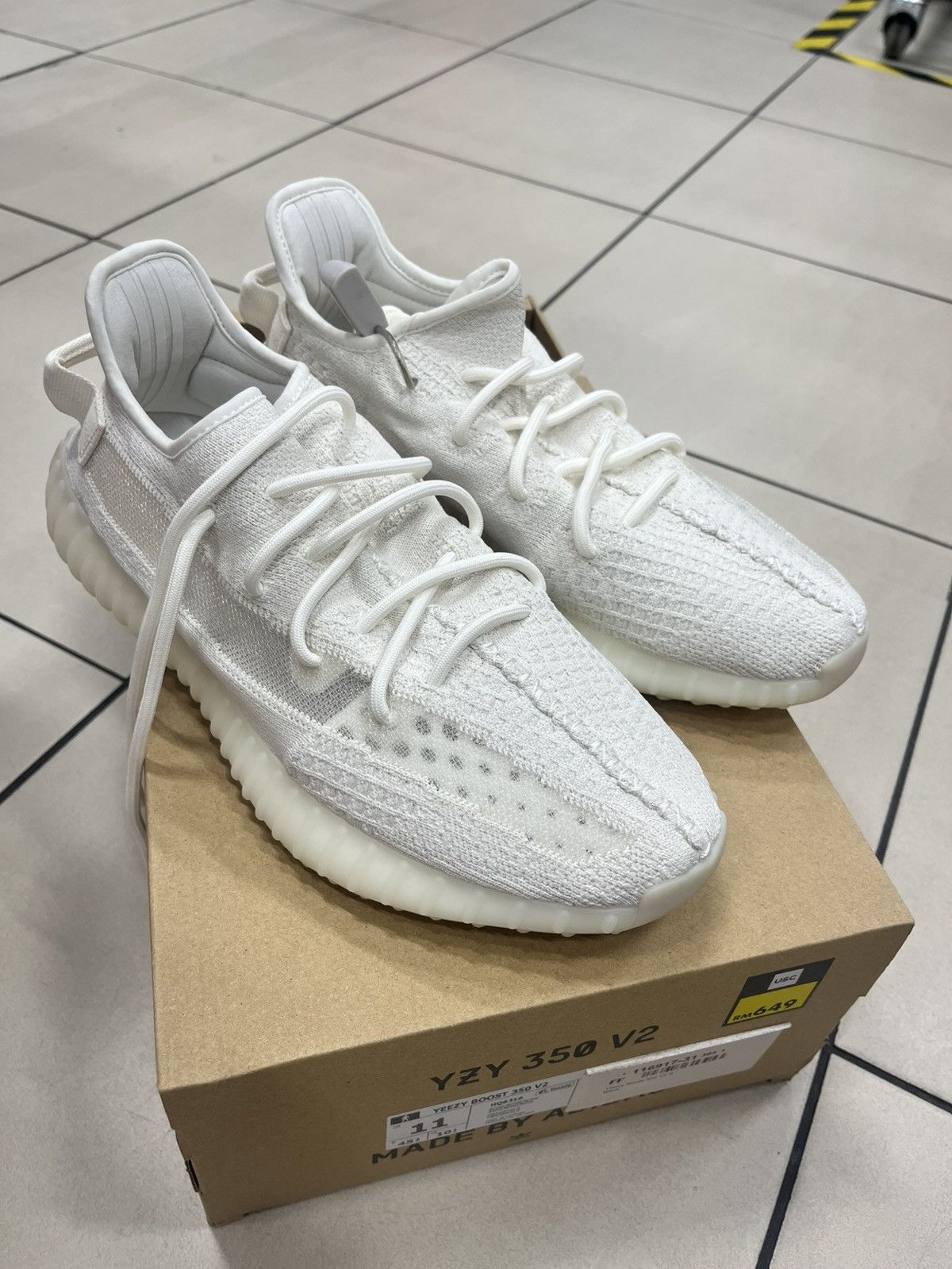 Yeezy Yeezy Boost 350 V2 Size US 11 / EU 44 - 1 Thumbnail