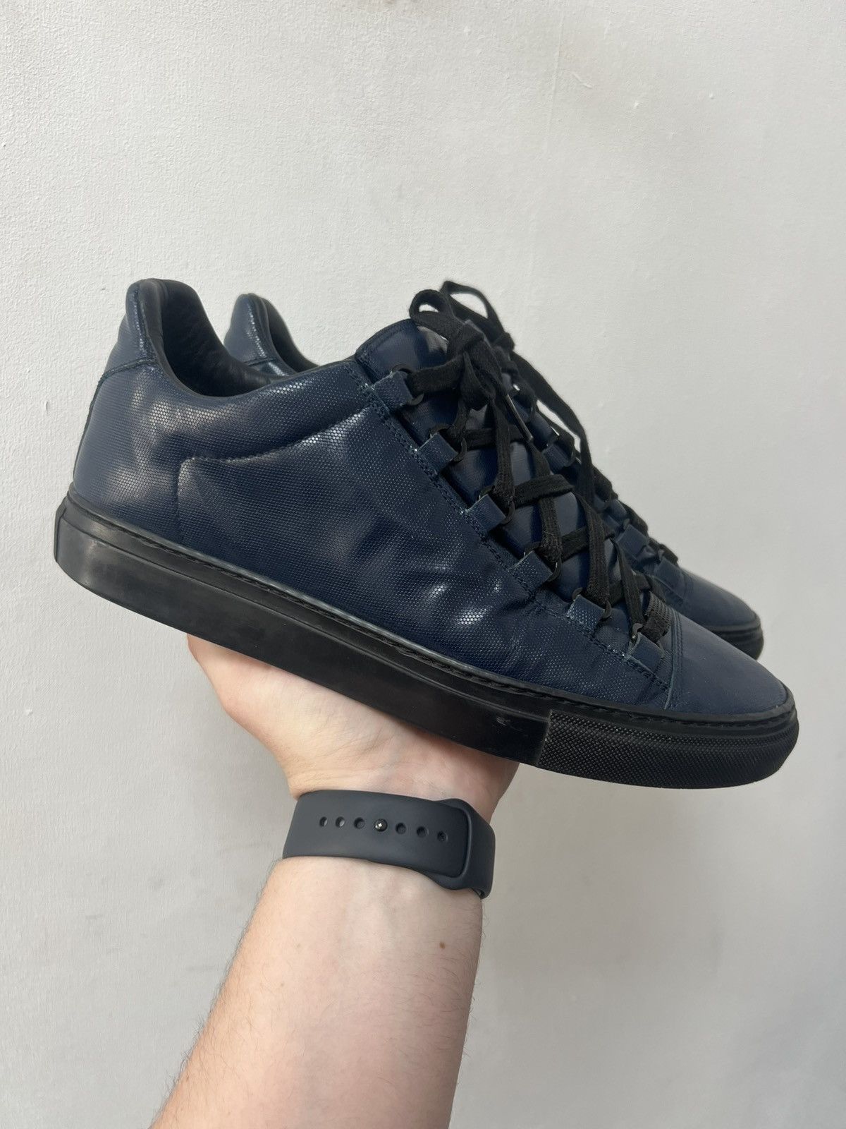 Balenciaga Balenciaga Arena Low Navy Blue Cracked Leather Sneakers Size US 8 / EU 41 - 1 Thumbnail