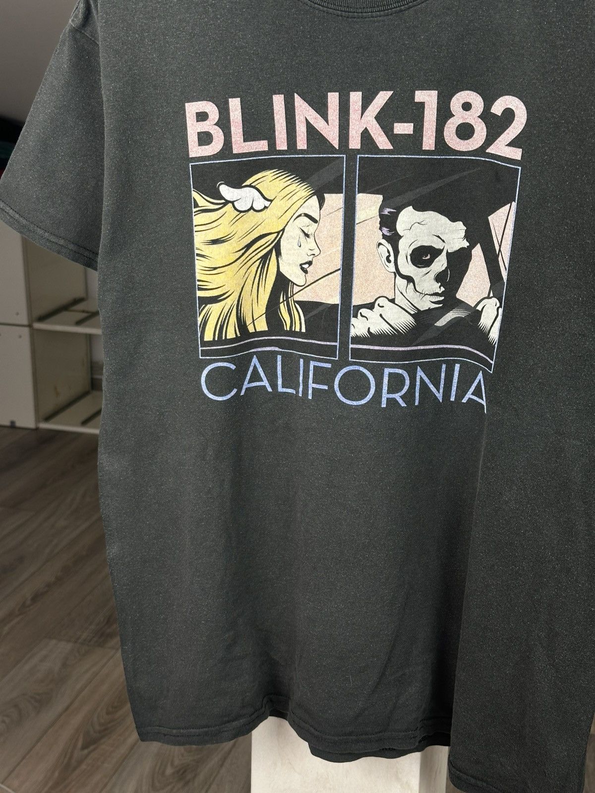 Band Tees Blink 182 Logo T Shirt Tee Y2K Faded Size US L / EU 52-54 / 3 - 4 Thumbnail